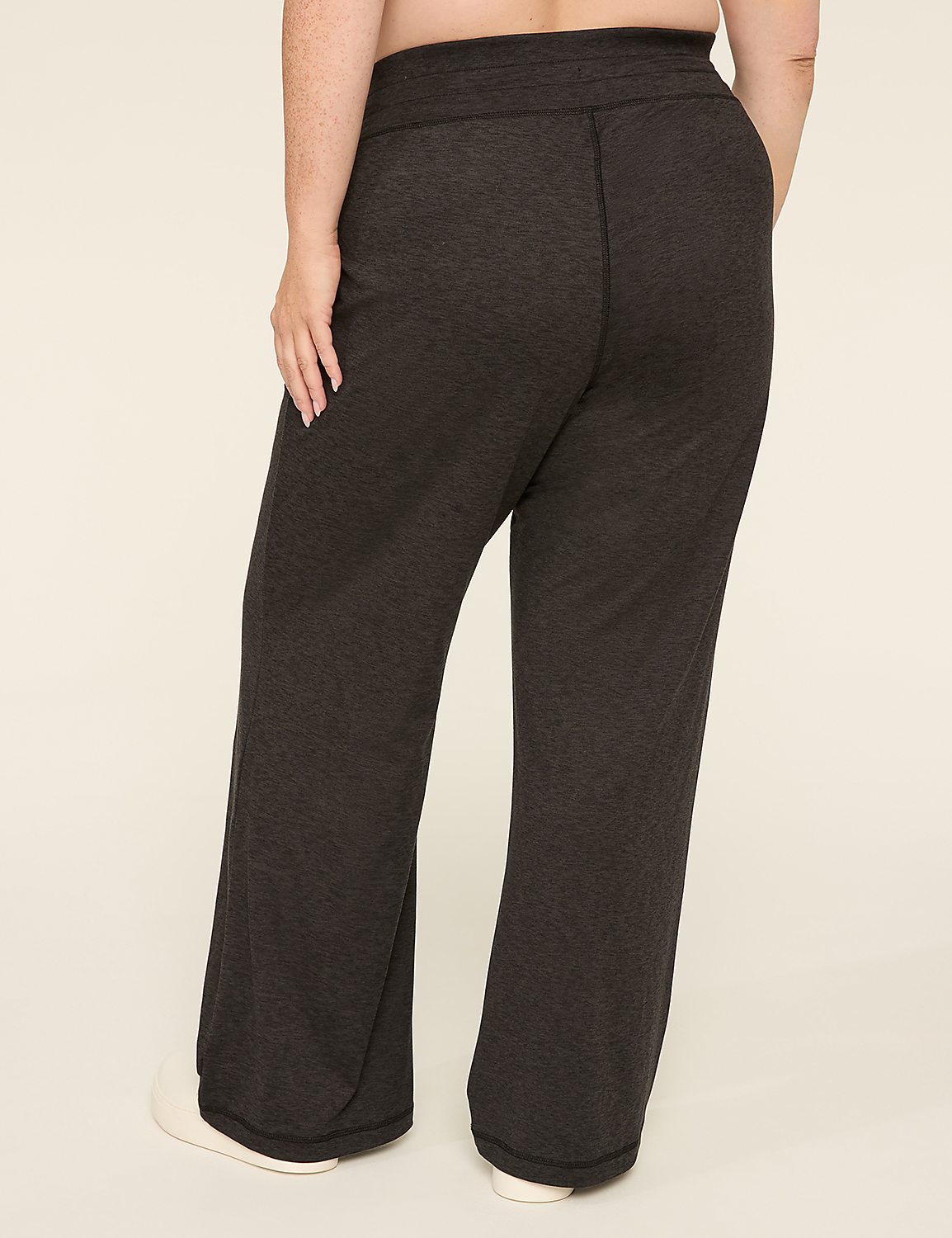 LIVI Soft Relaxed Straight Pant Product Image 2