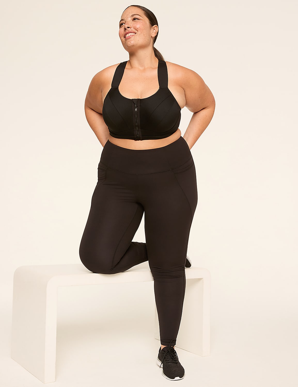LIVI Max Support Comfort Zip-Front Sports Bra Product Image 3