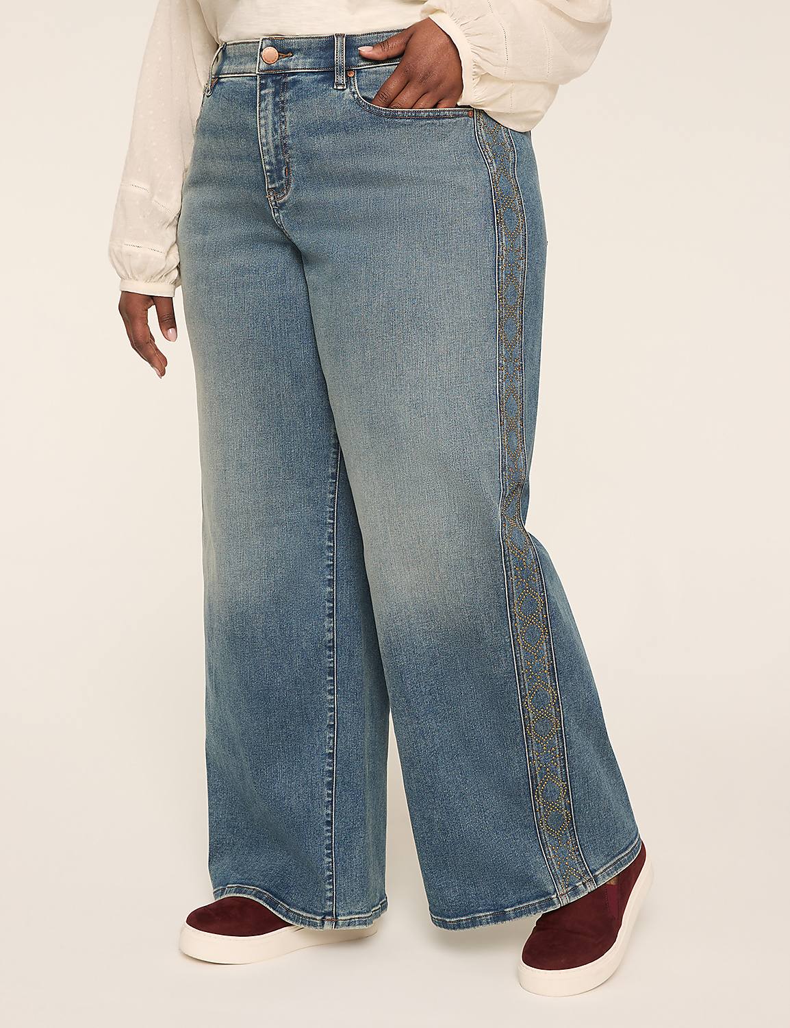360 Flex Signature Fit Stud-Detail Wide Leg Jean Product Image 1