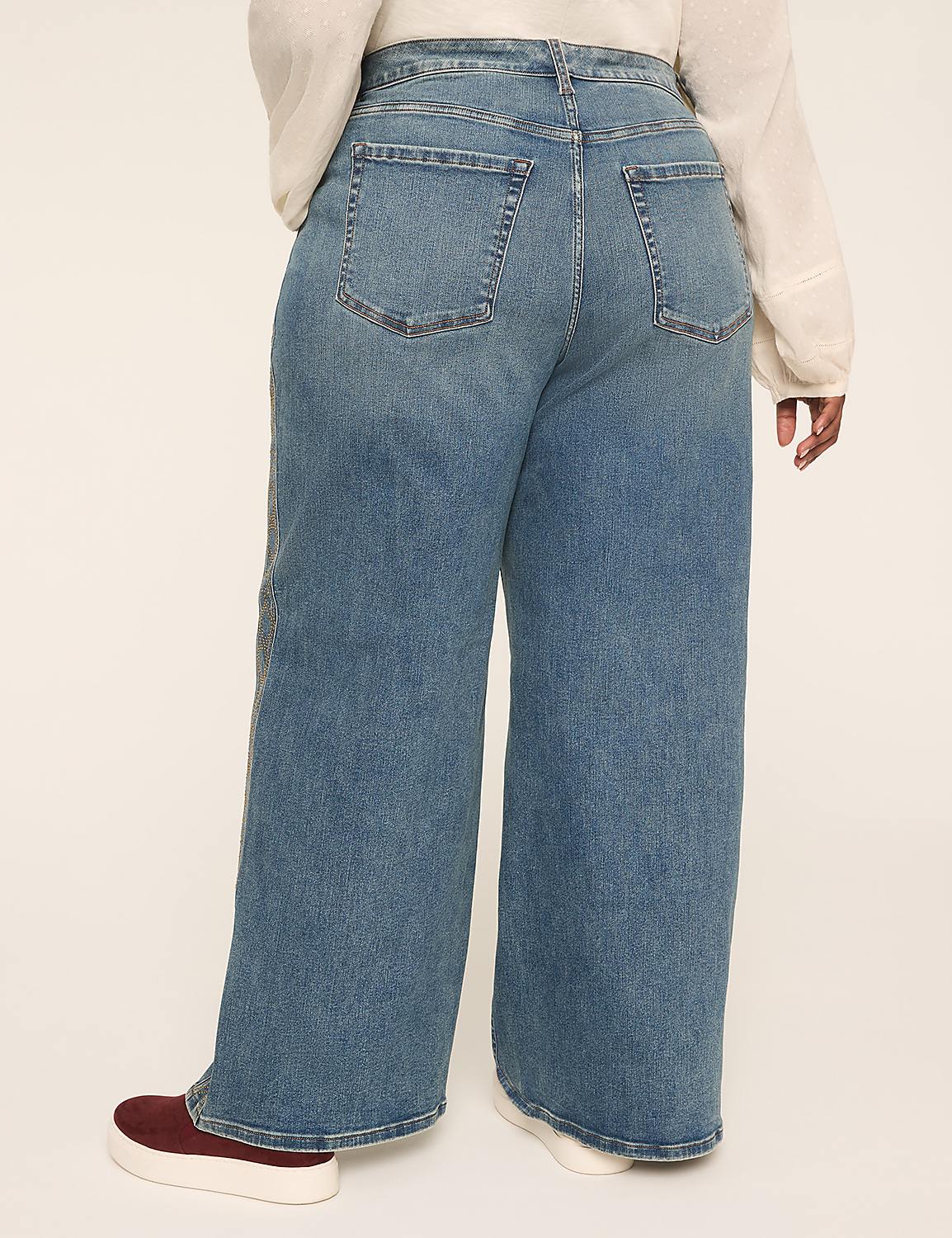 360 Flex Signature Fit Stud-Detail Wide Leg Jean Product Image 2