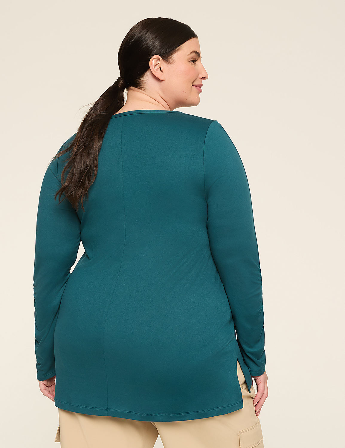 LIVI Soft Ruched-Sleeve Tunic Product Image 2