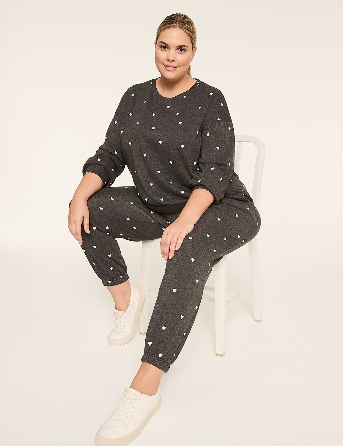 LIVI French Terry Heart Print Crew-Neck Sweatshirt Product Image 3