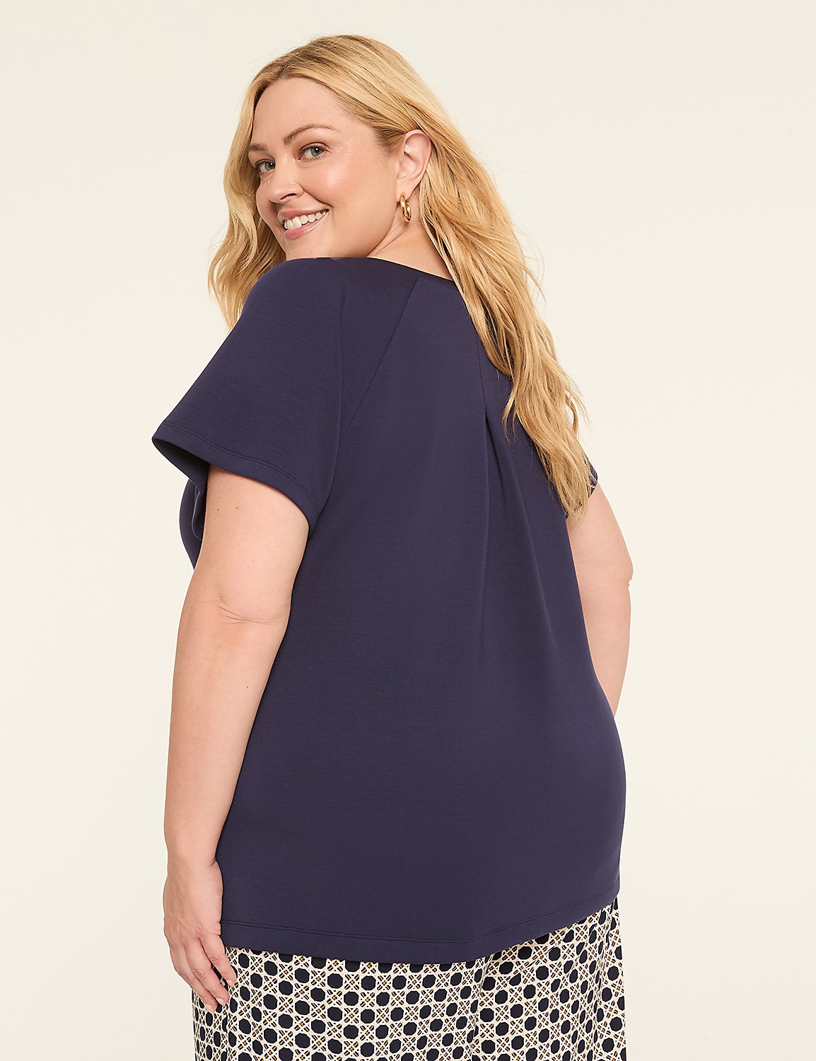 Short-Sleeve Notch-Neck Journey Tee Product Image 2