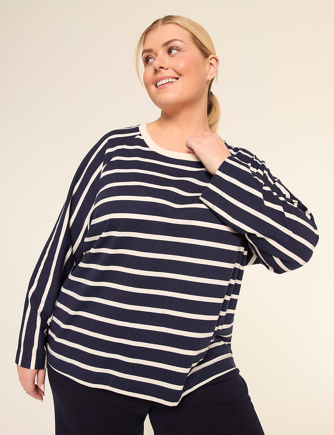 LIVI Raglan Wide Crew-Neck Tee Product Image 1