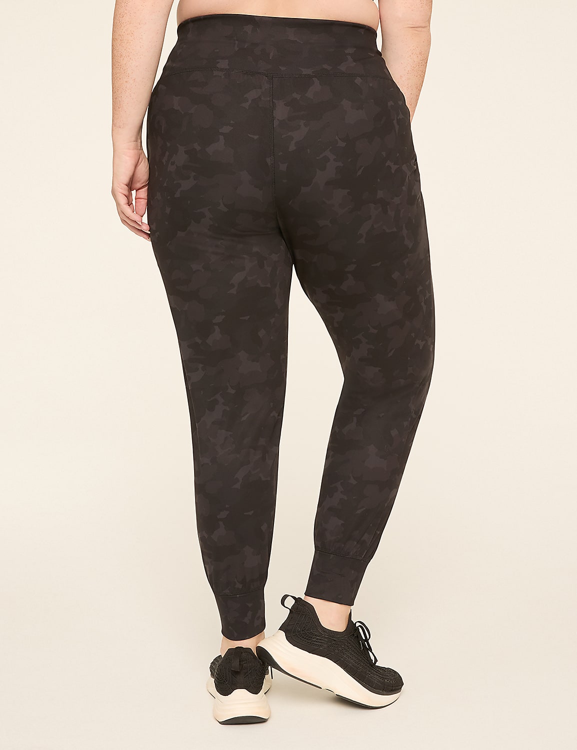 LIVI Soft Jogger Product Image 2