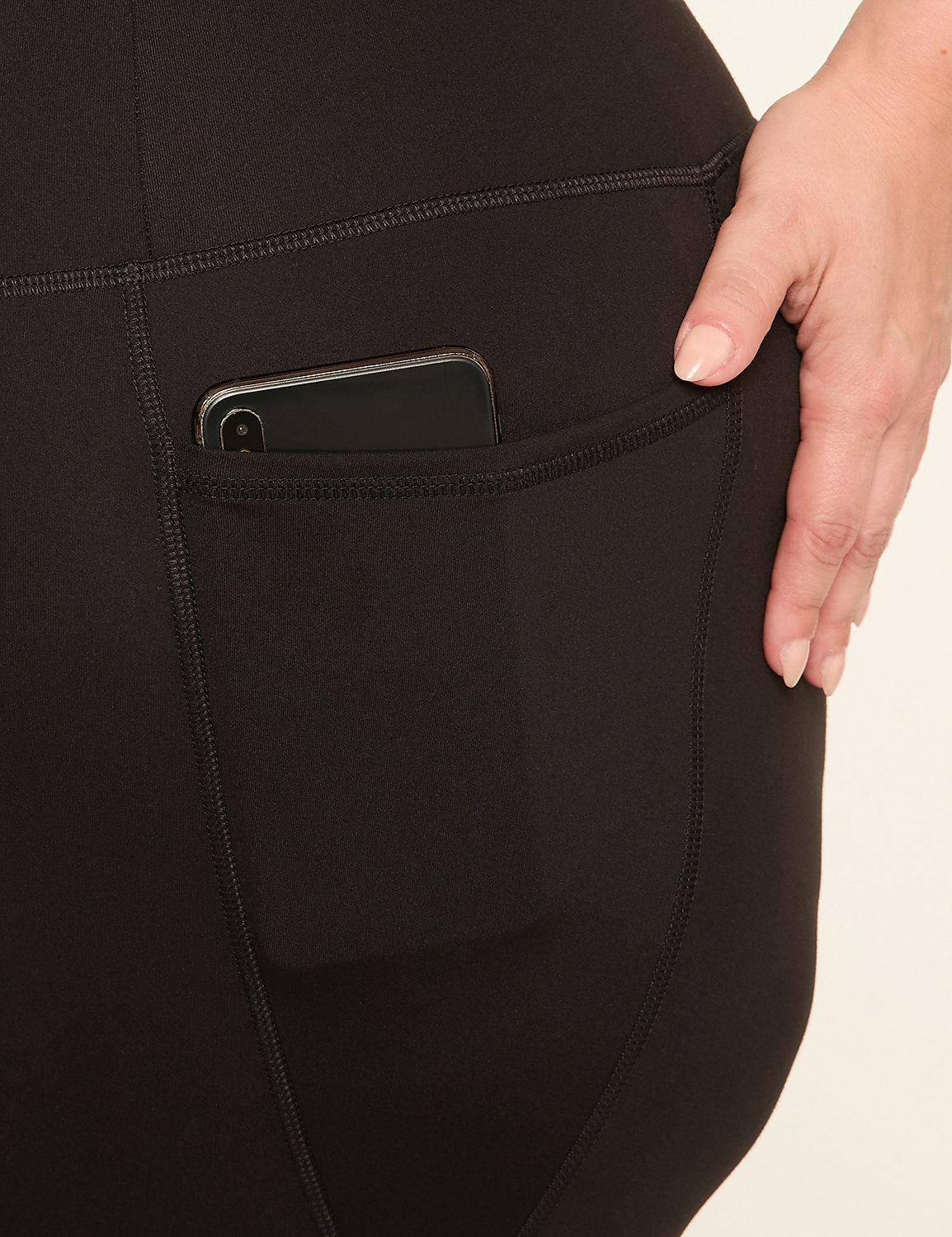 LIVI Soft Ultra High-Rise 7/8 Legging Product Image 4