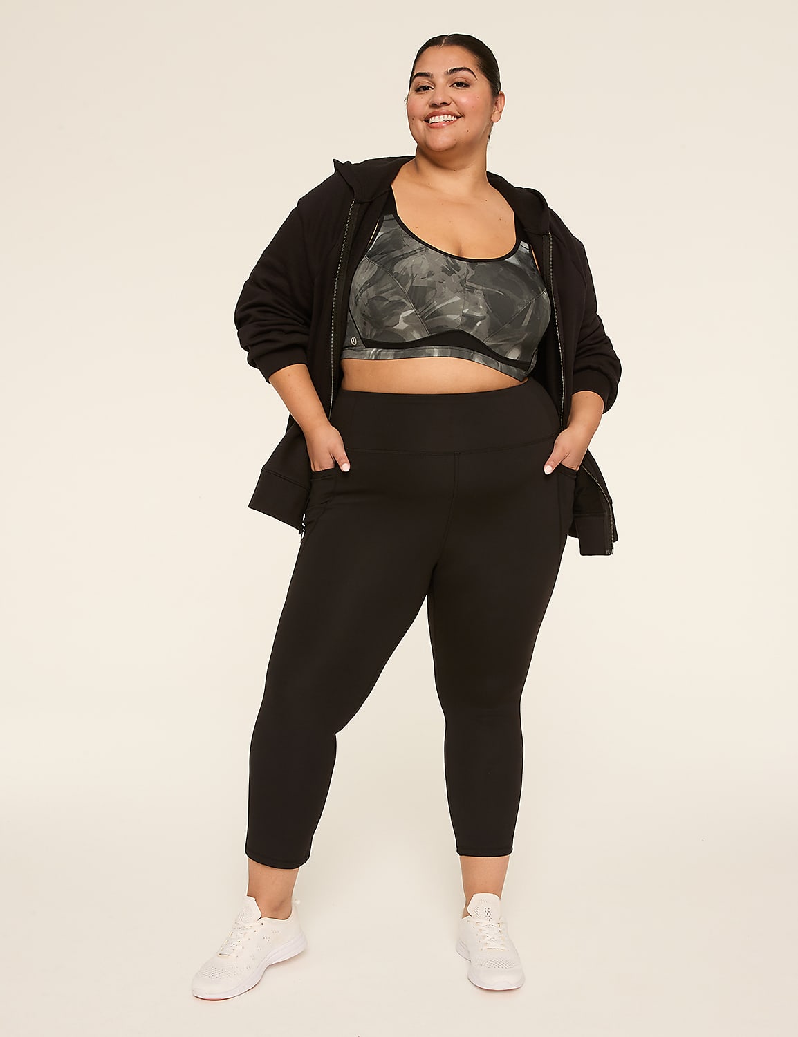 LIVI Soft Ultra High-Rise 21" Capri Legging Product Image 3