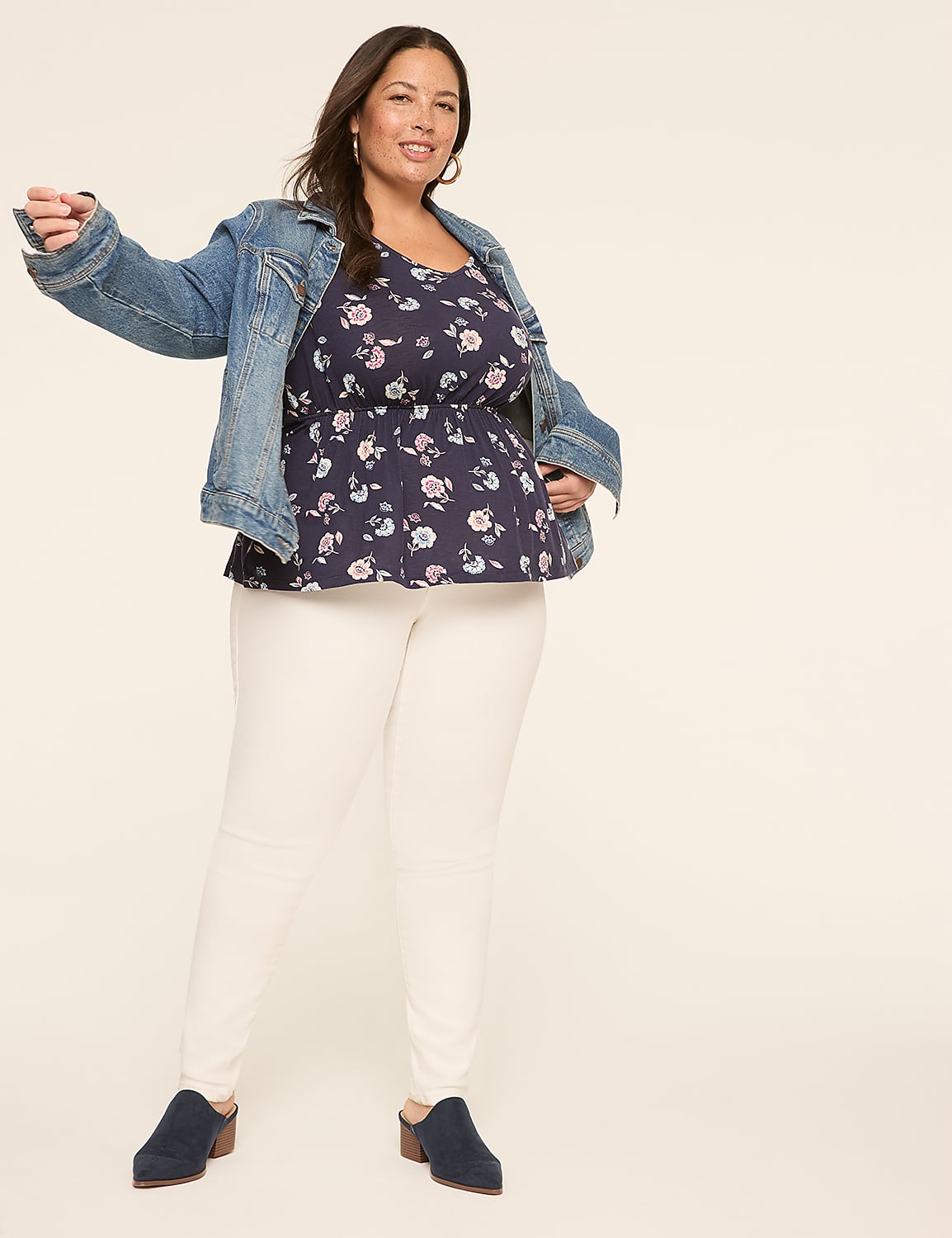3/4 Sleeve V-Neck Cinched Waist Top Product Image 3