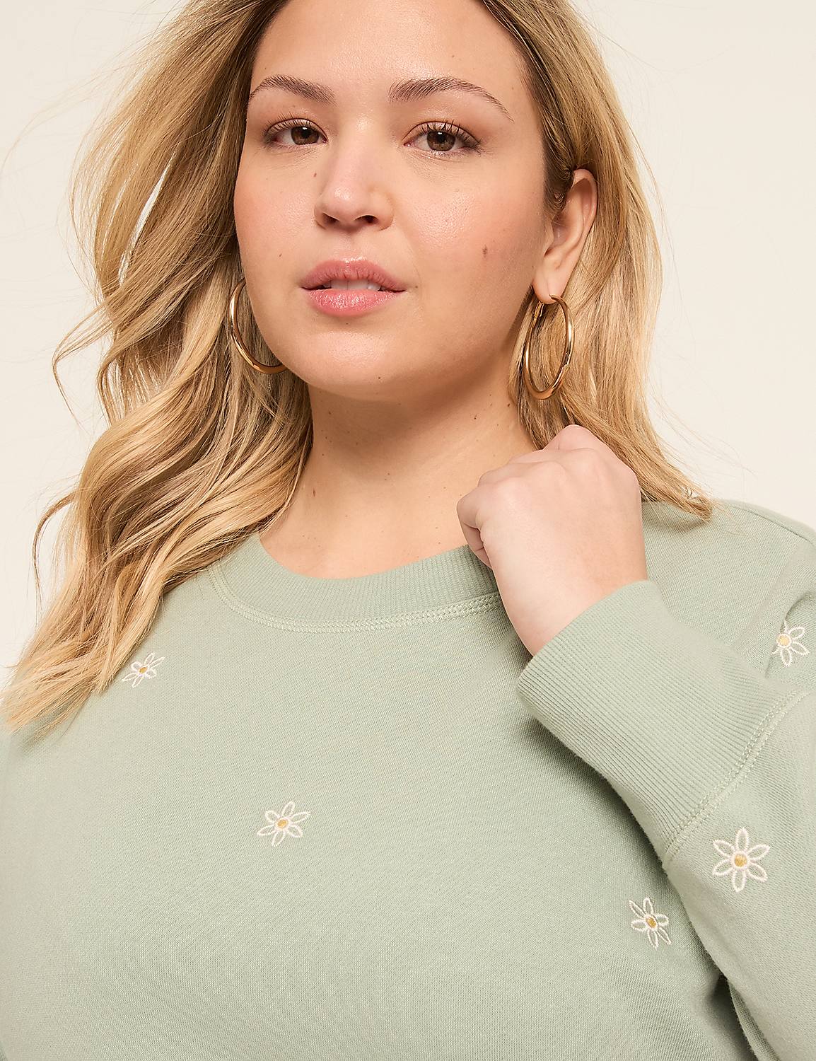 Embroidered Flower Long-Sleeve Sweatshirt Product Image 4
