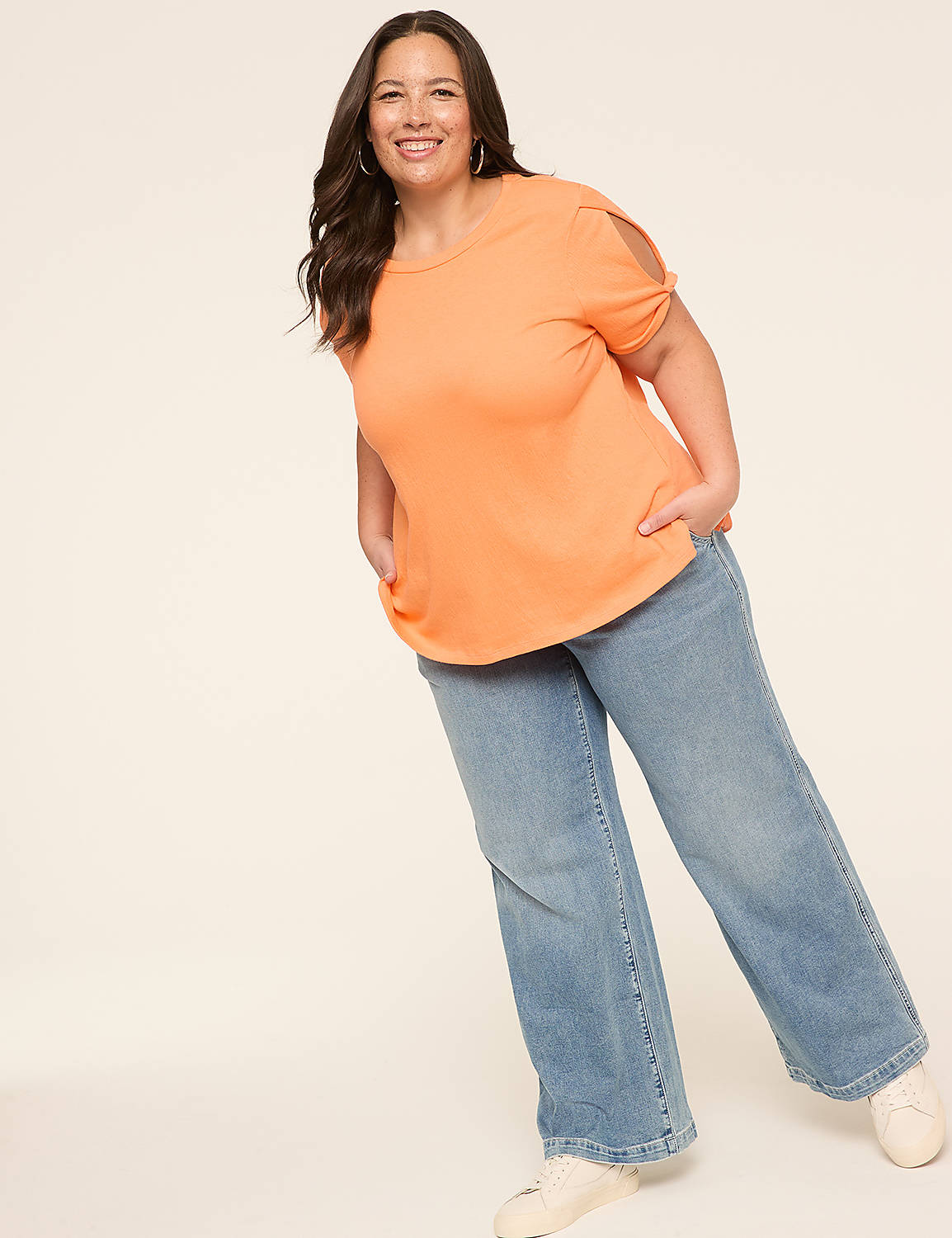 Short-Sleeve Twist Knot Crew-Neck Tee Product Image 3