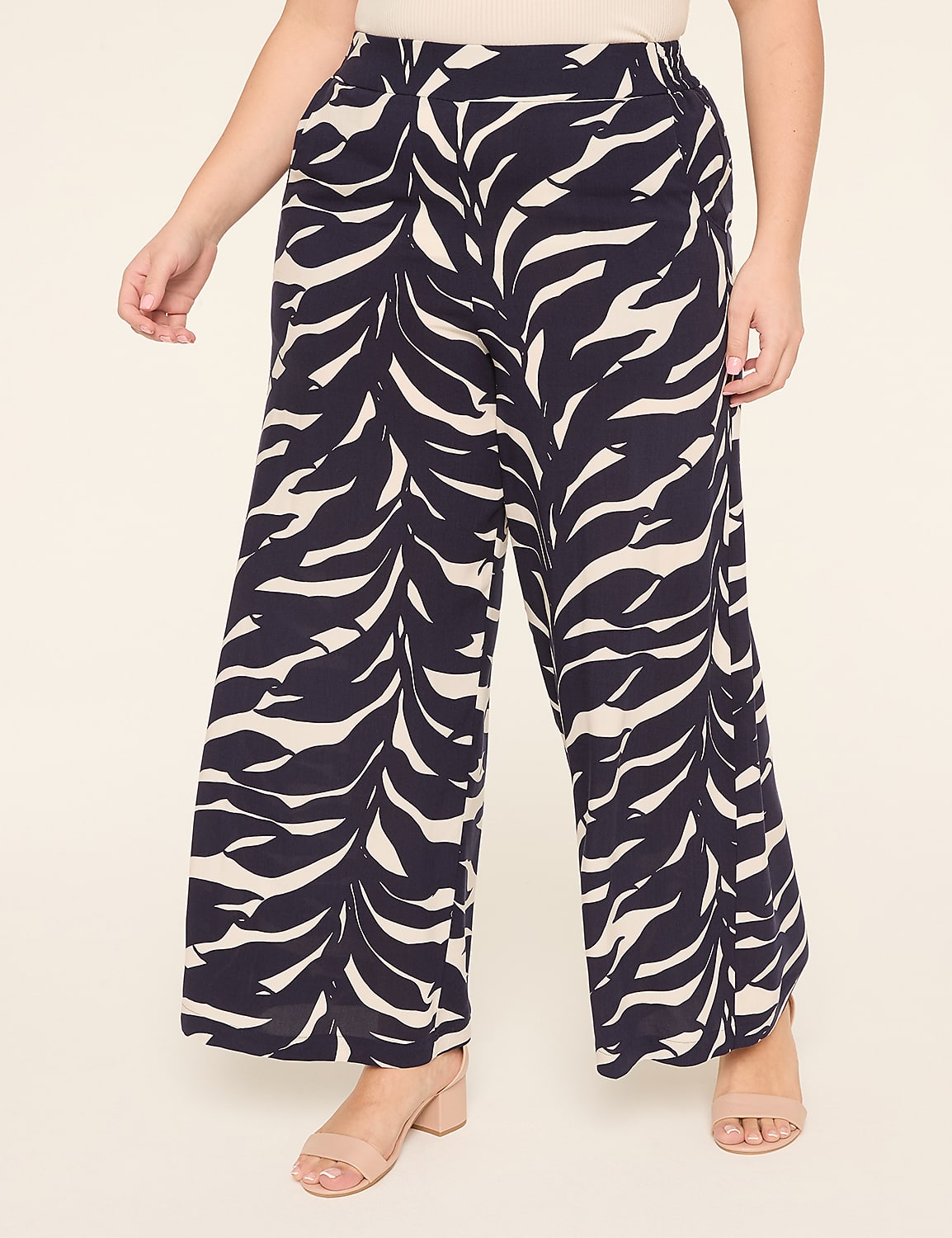 Pull-On Printed Wide Leg Pant Product Image 1