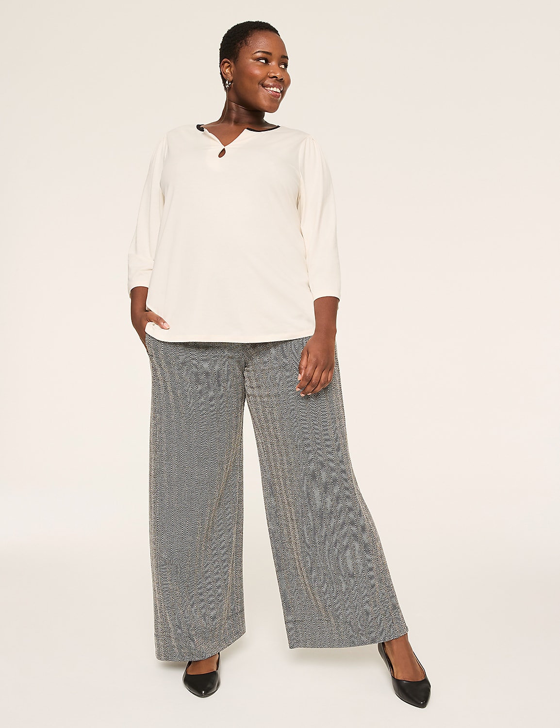 Ponte Pull-On Wide Leg Pant Product Image 3