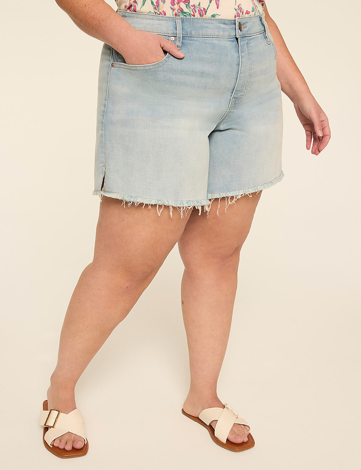 Relaxed 5.5" Short Product Image 1