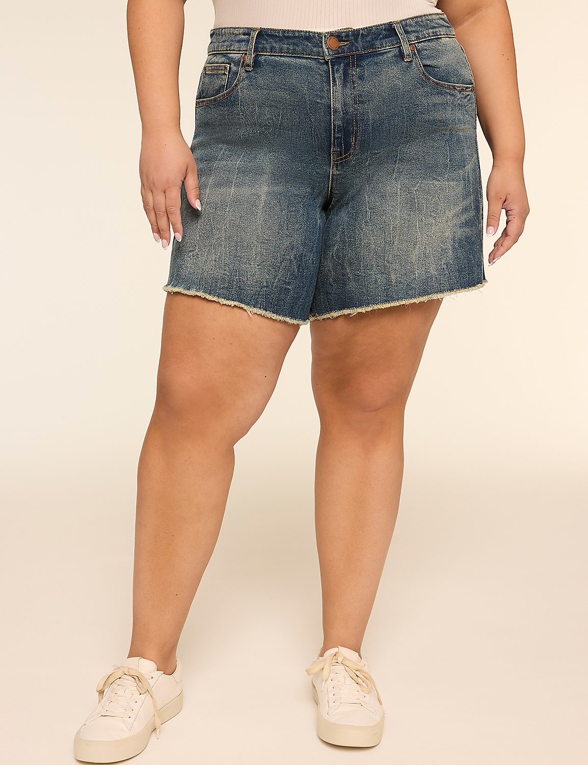 Relaxed 5.5" Short Product Image 1