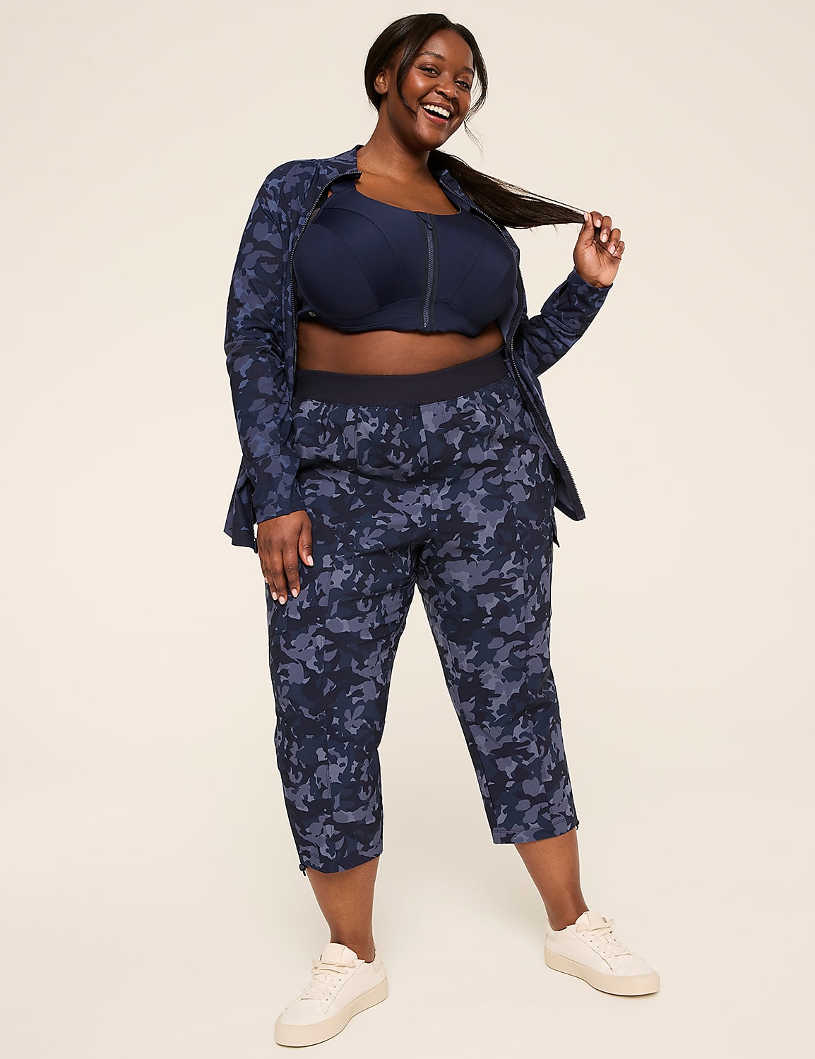 LIVI Stretch Woven Crop Pant Product Image 3