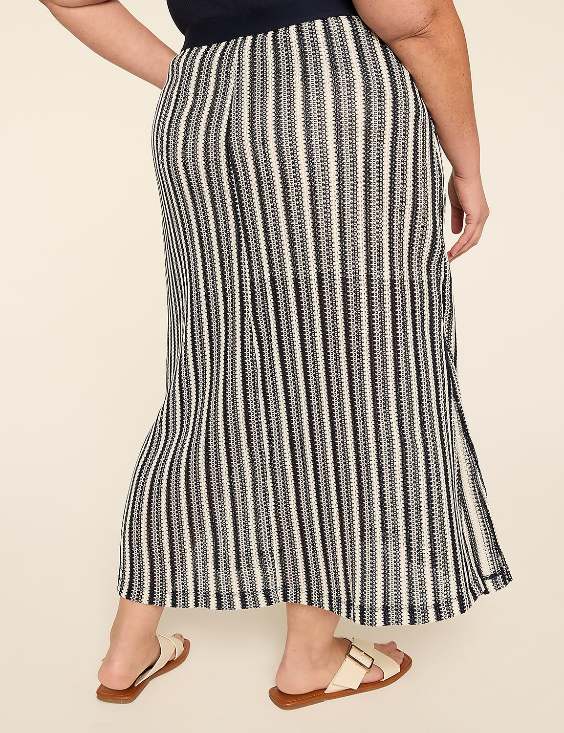 Side-Slit Crochet Maxi Skirt Product Image 2