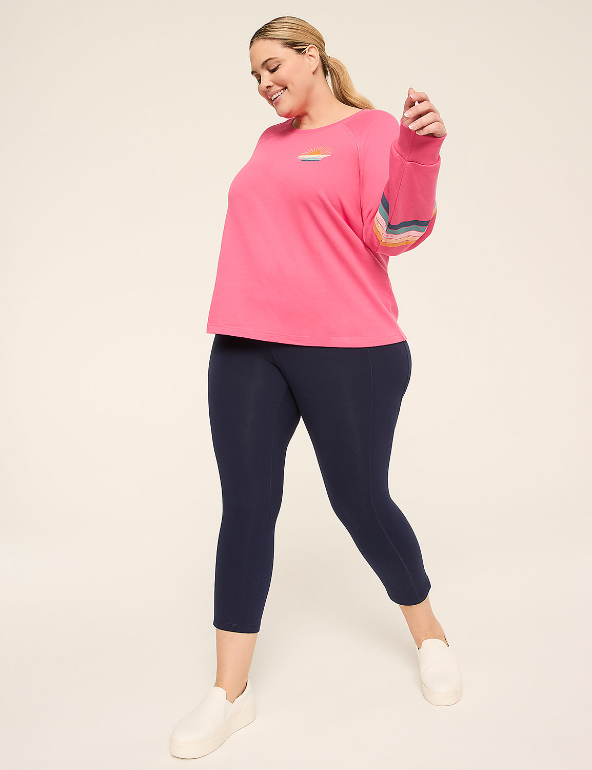 LIVI Smoothing Control Tech Signature Stretch 21" Capri Legging Product Image 3