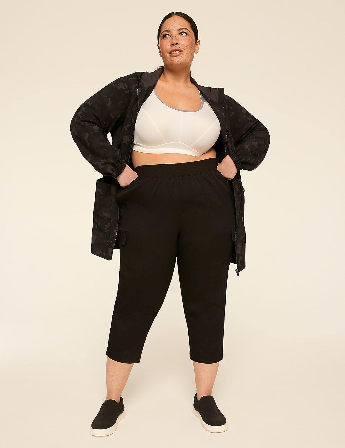 LIVI Stretch Woven Crop Pant Product Image 3