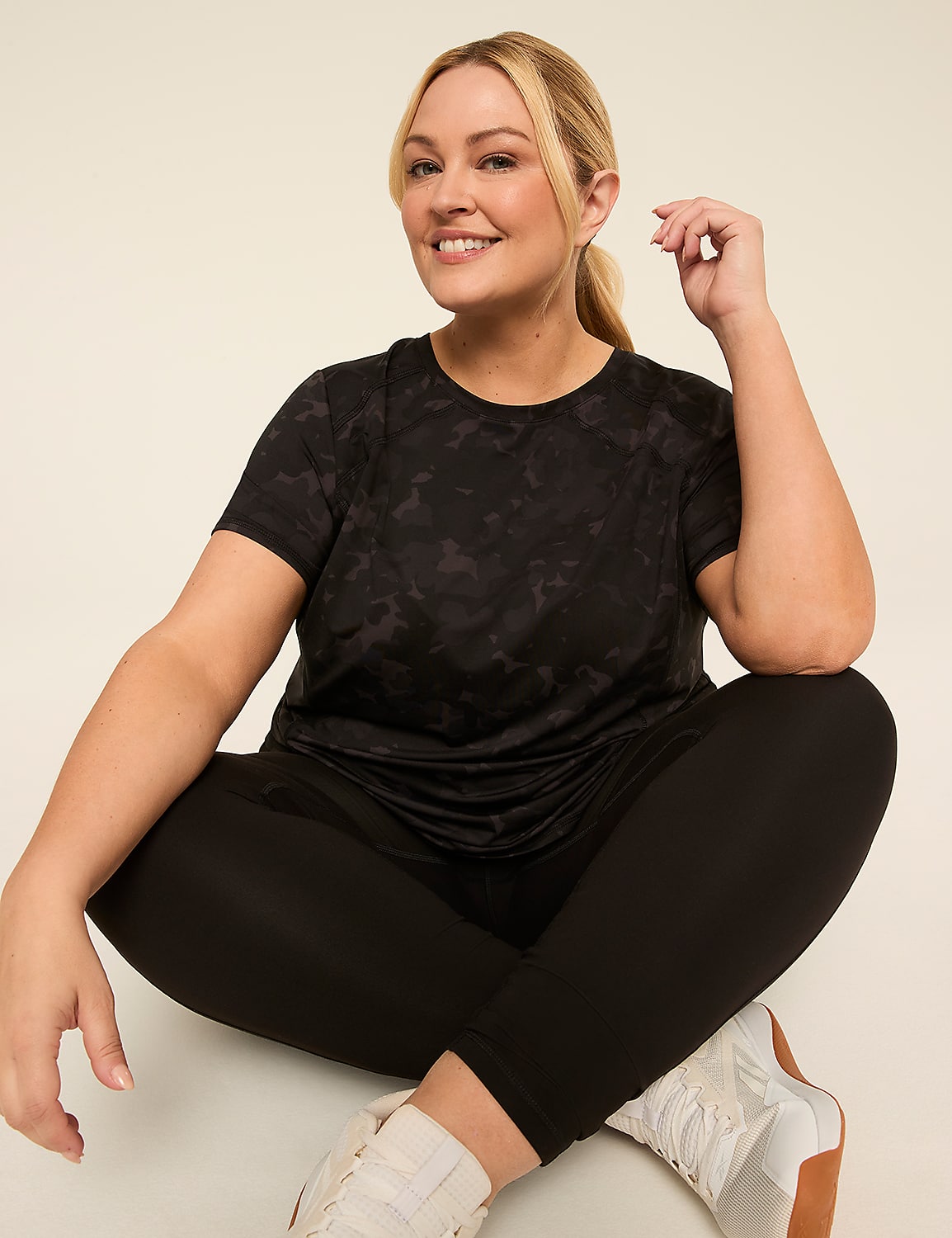 LIVI Short-Sleeve Crew-Neck Wicking Tee Product Image 3