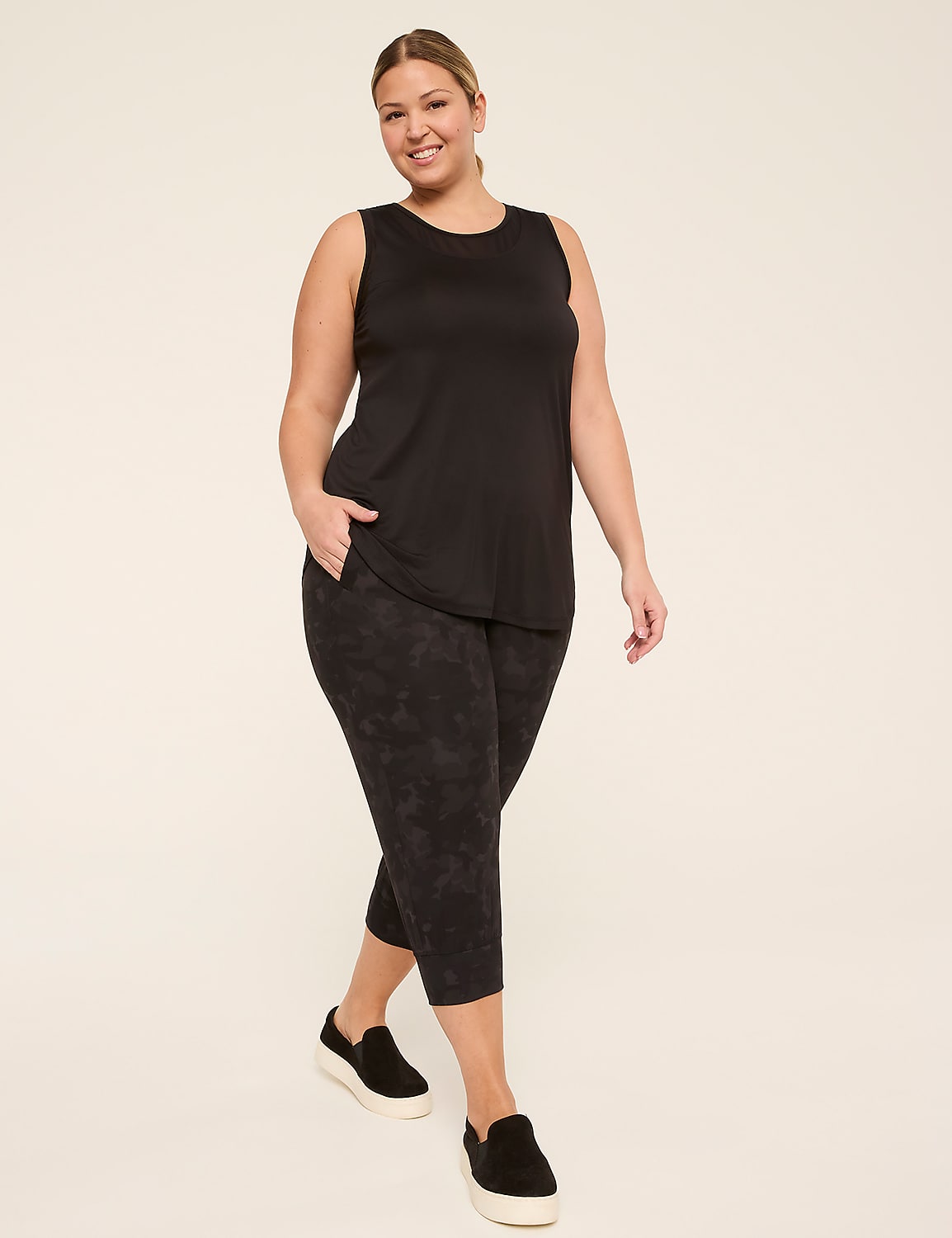 LIVI Wicking Crew-Neck Tank Top Product Image 3