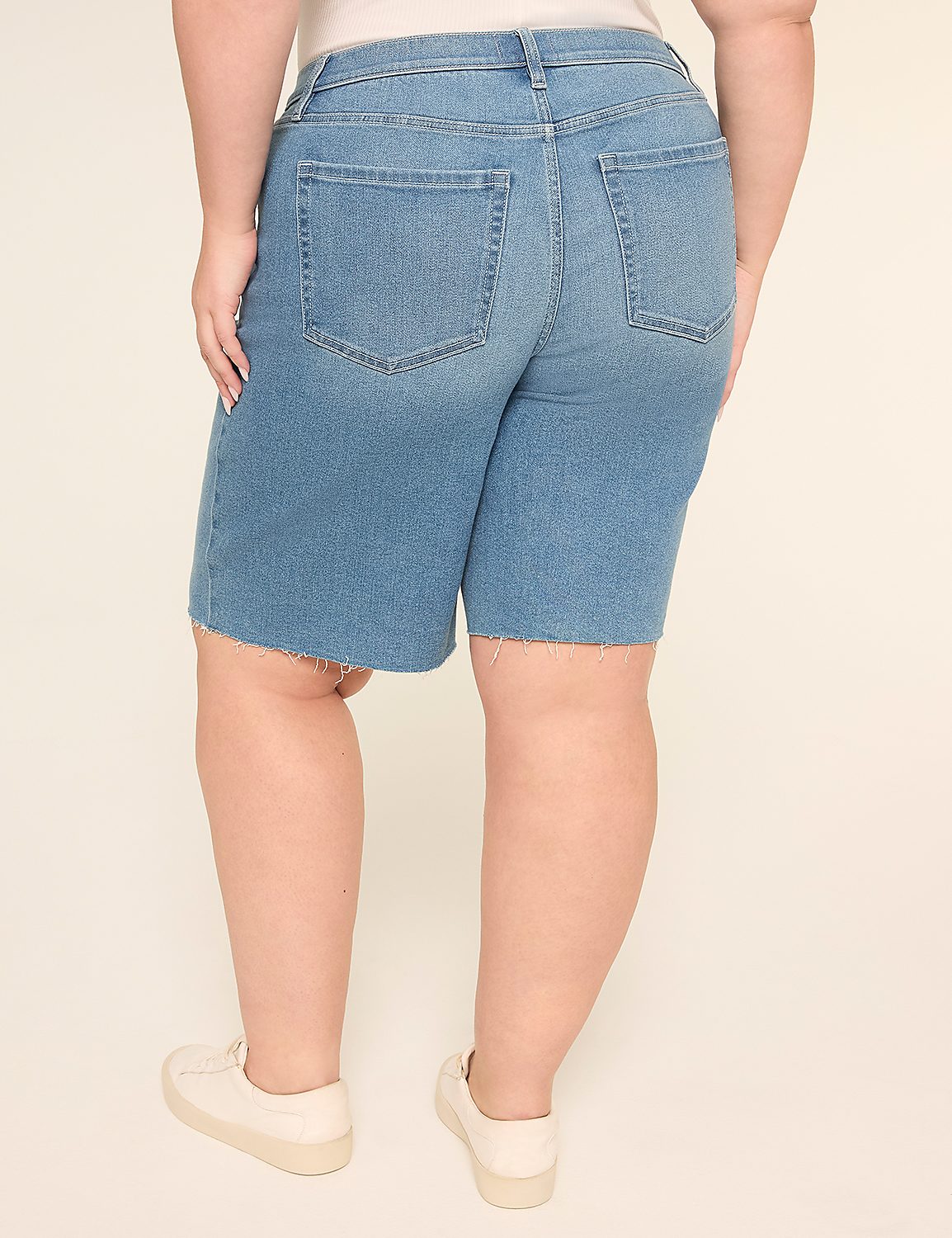 Relaxed 10" Bermuda Short Product Image 2