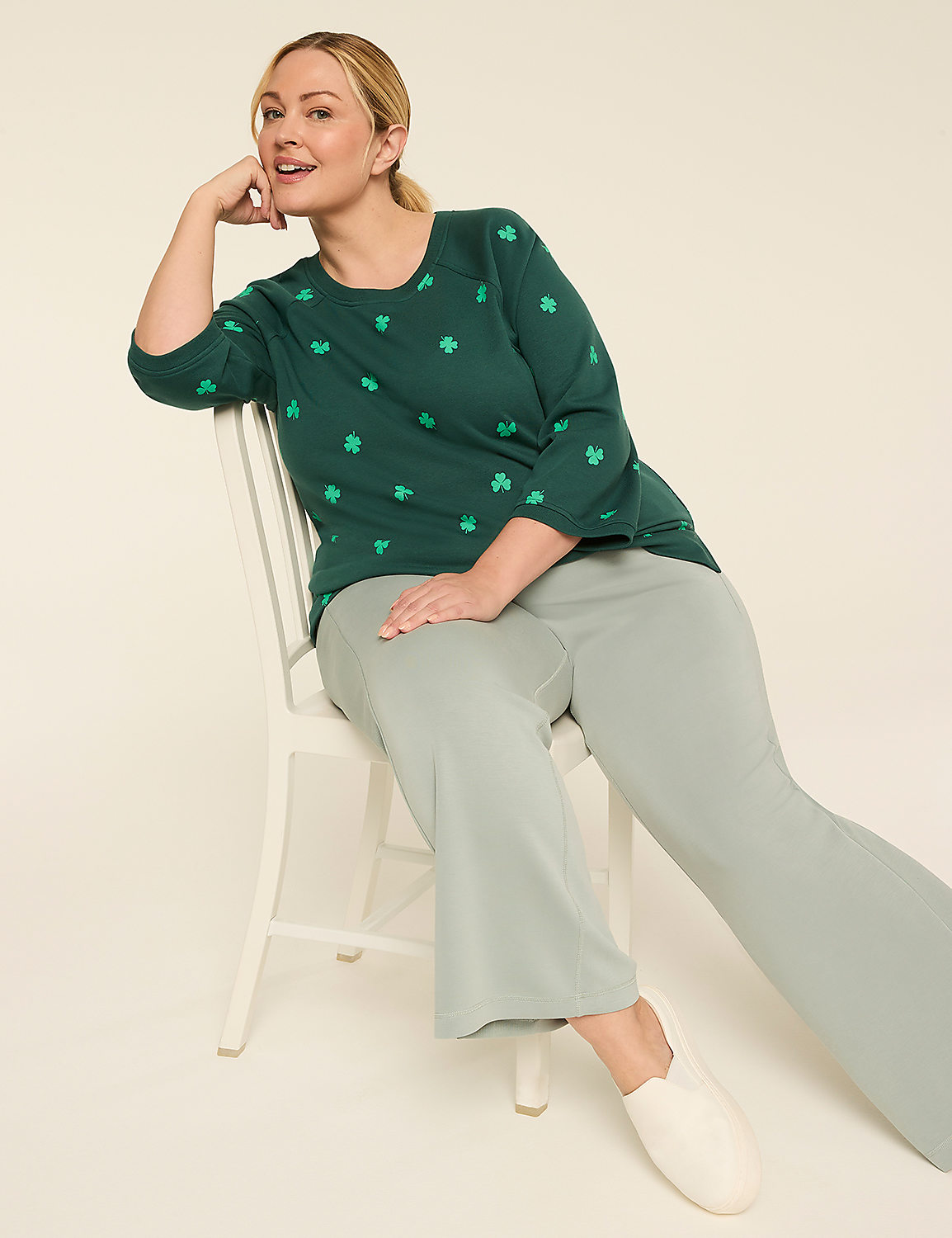 LIVI 3/4-Sleeve Clover Leaf Sweatshirt Product Image 3