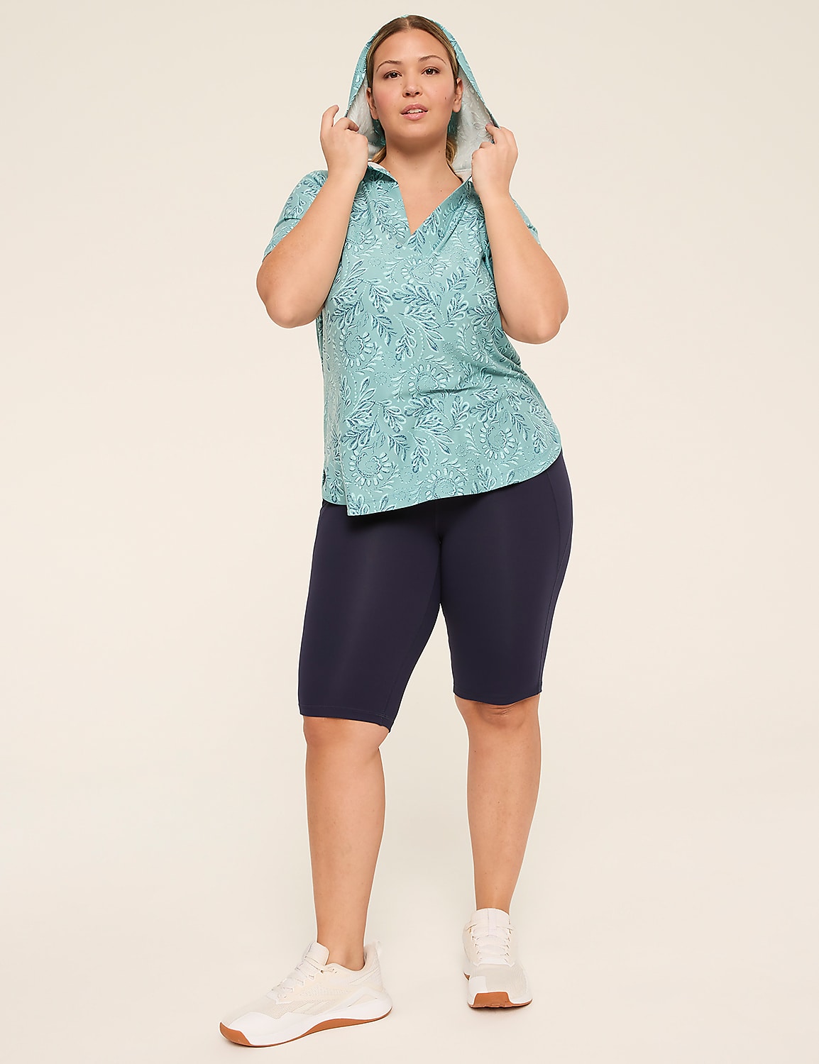 LIVI Soft Short-Sleeve Hoodie Product Image 3