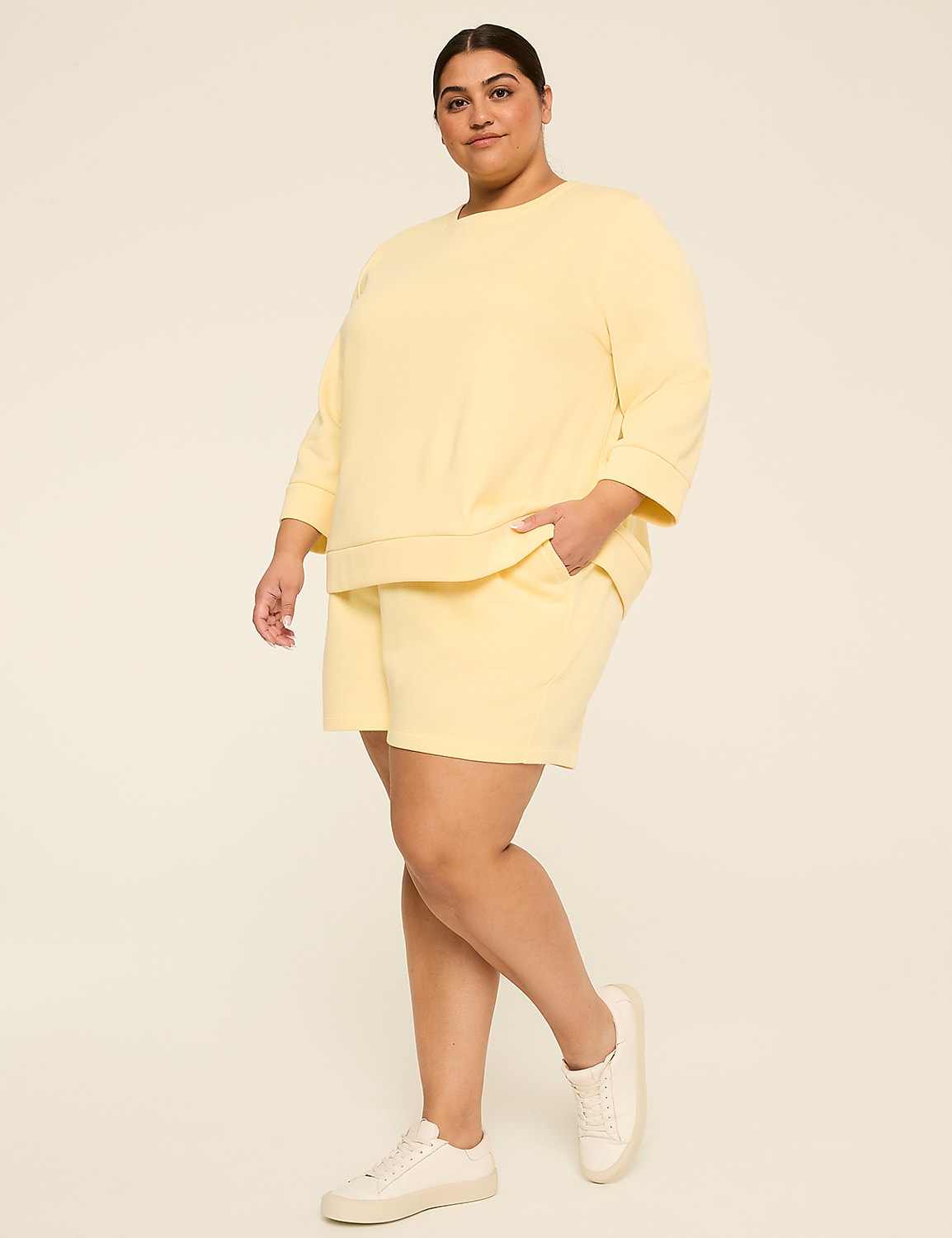 LIVI 3/4-Sleeve Crew-Neck Sweatshirt Product Image 3