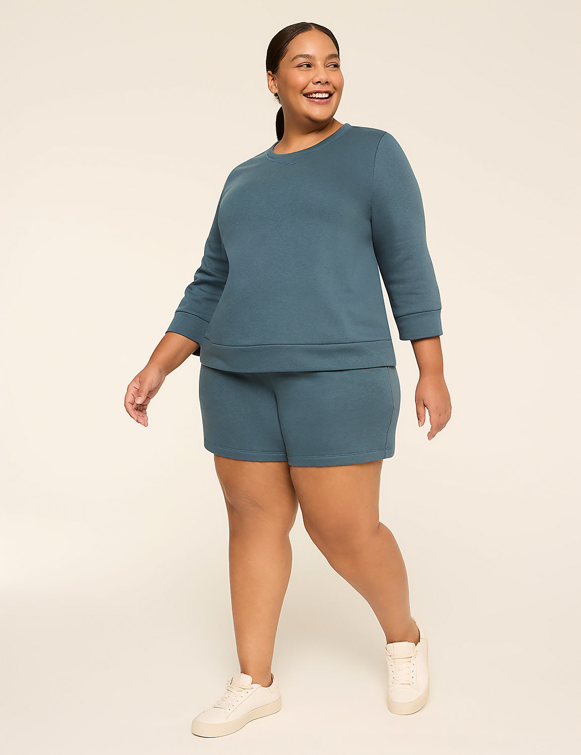 LIVI 3/4-Sleeve Crew-Neck Sweatshirt Product Image 3