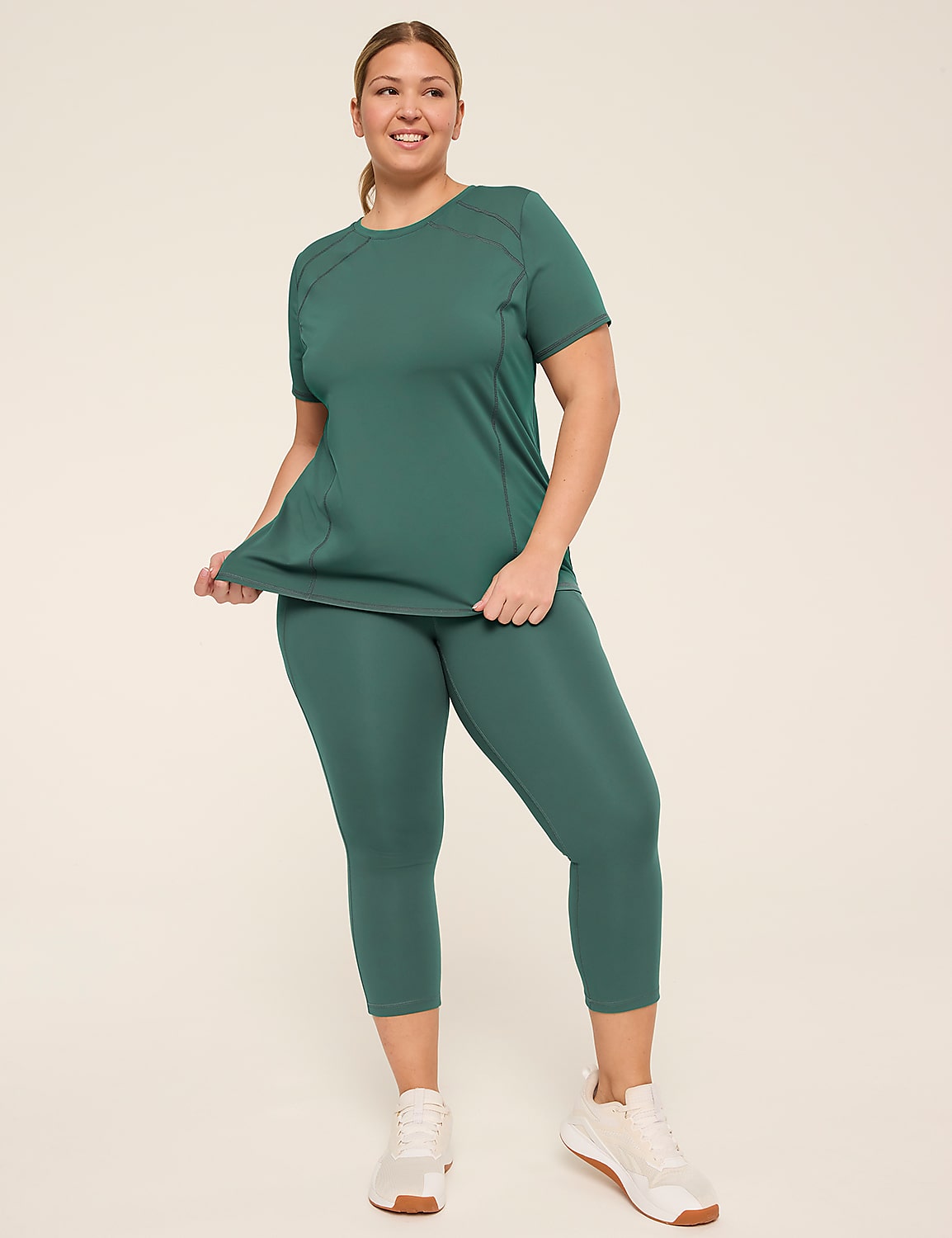 LIVI Soft 21" Capri Legging Product Image 3