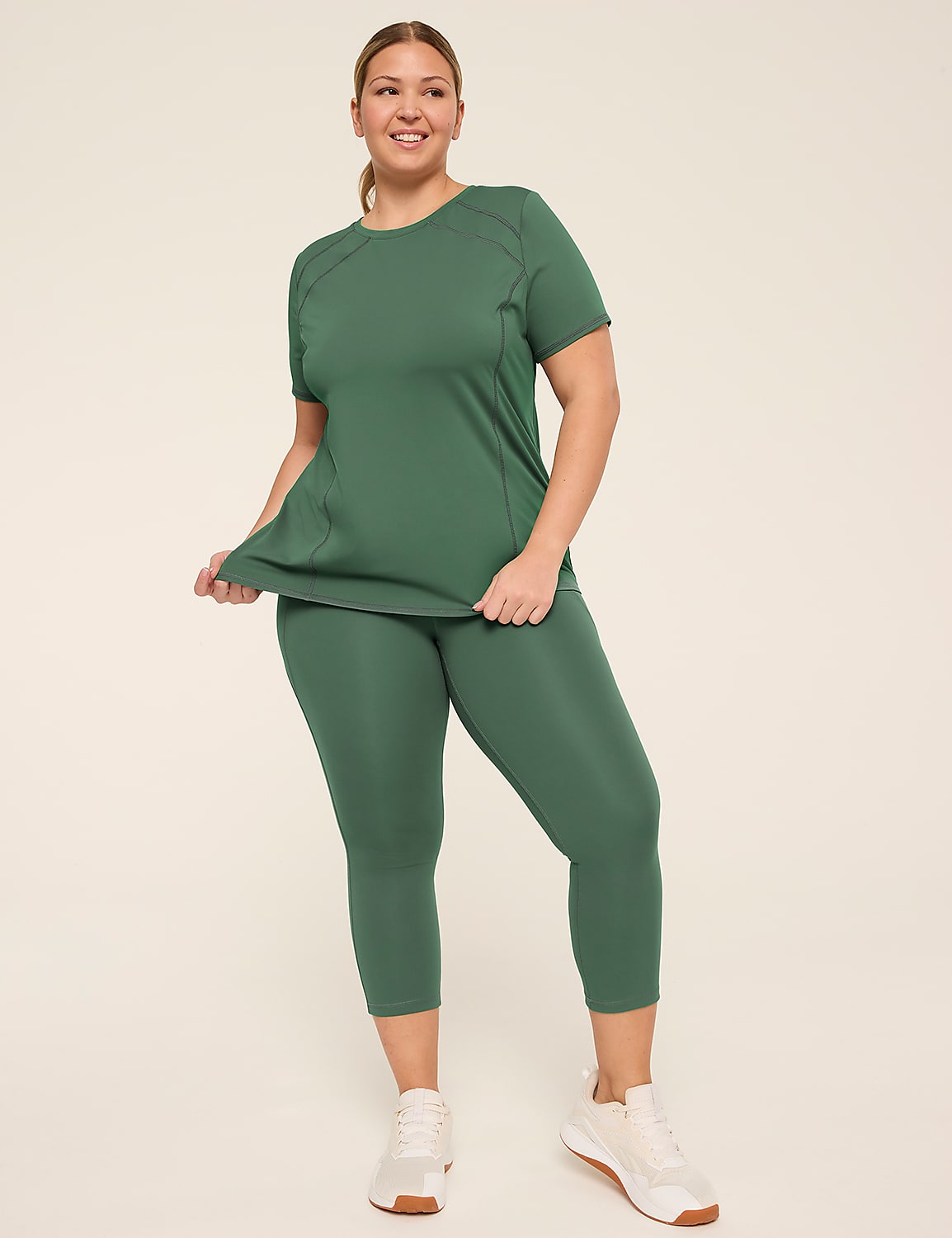 LIVI Soft 21" Capri Legging Product Image 6