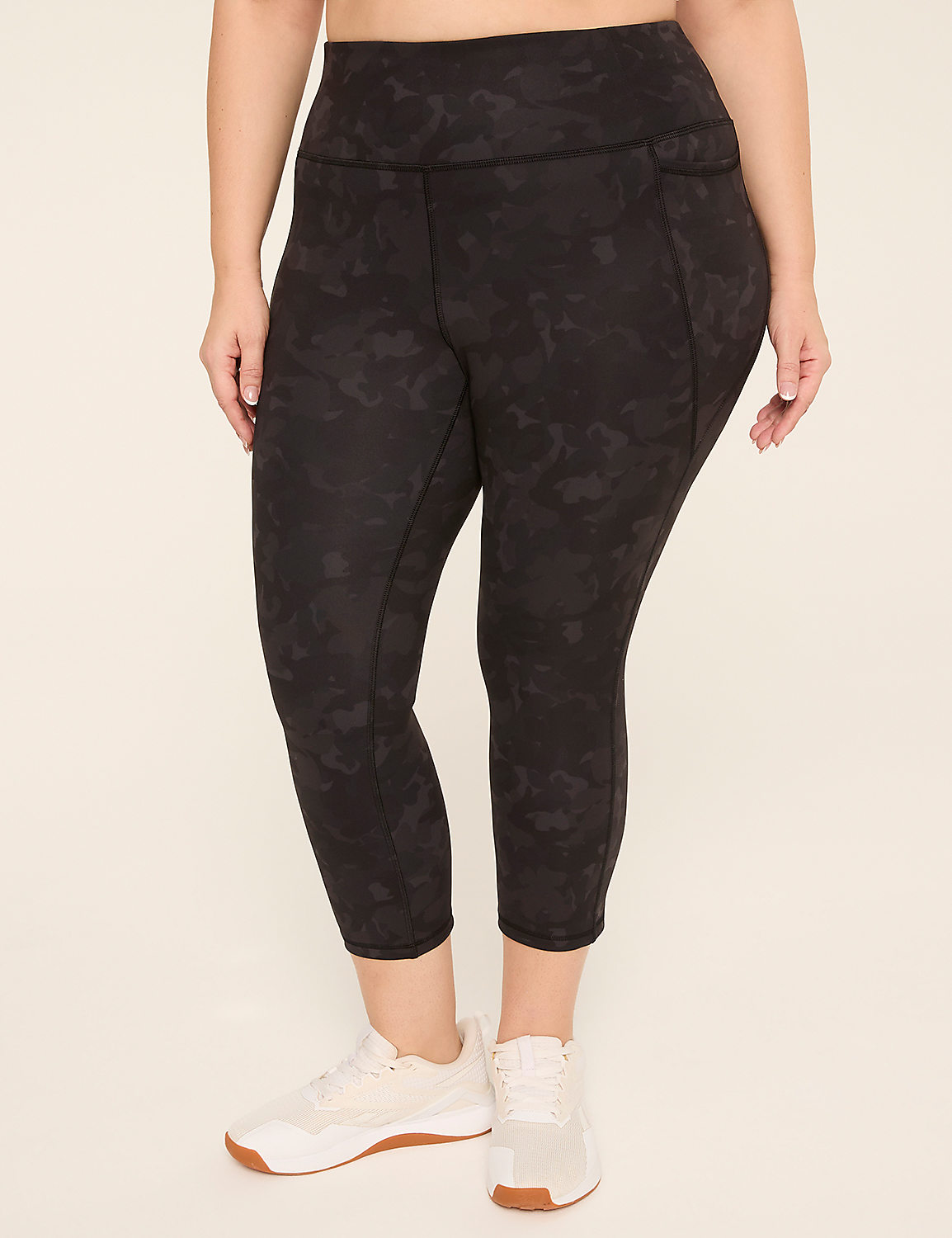 LIVI Soft 21" Capri Legging Product Image 1