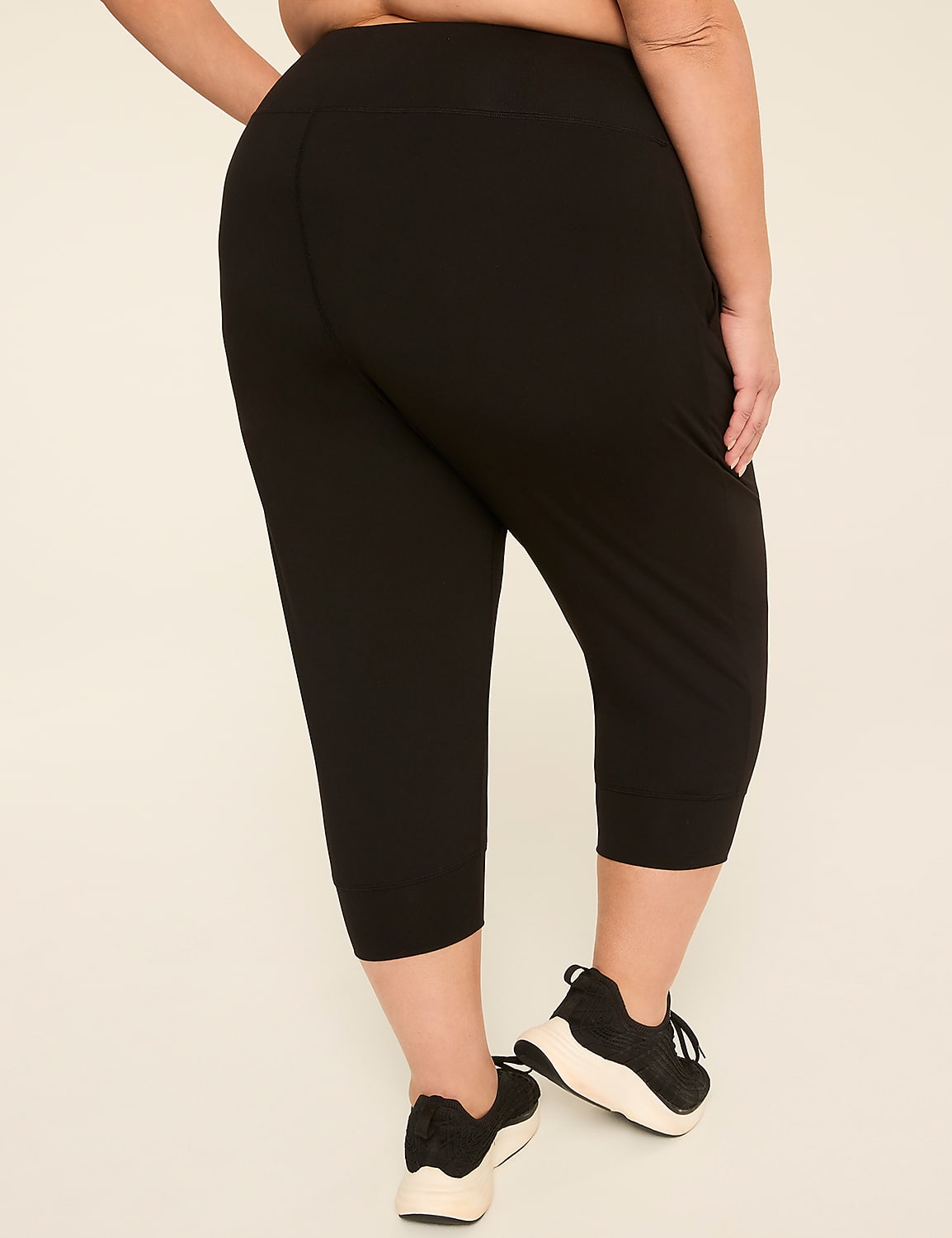 LIVI Soft Mid-Rise Capri Jogger Product Image 2