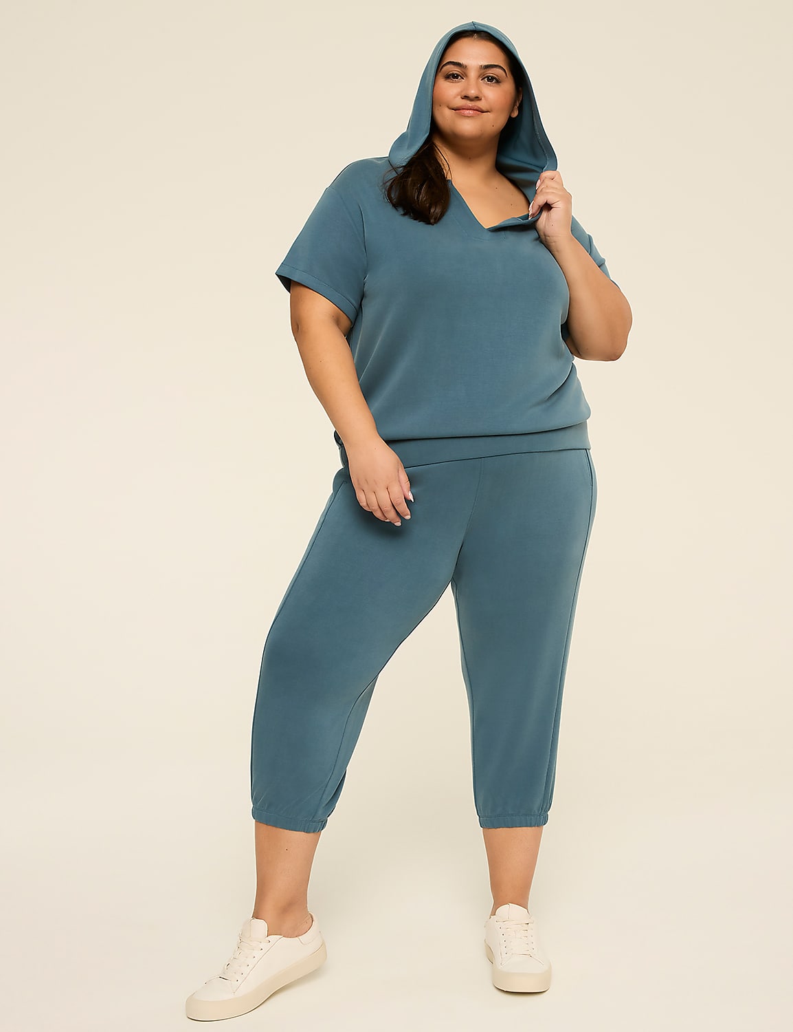 LIVI Journey MId-Rise Capri Jogger Product Image 3