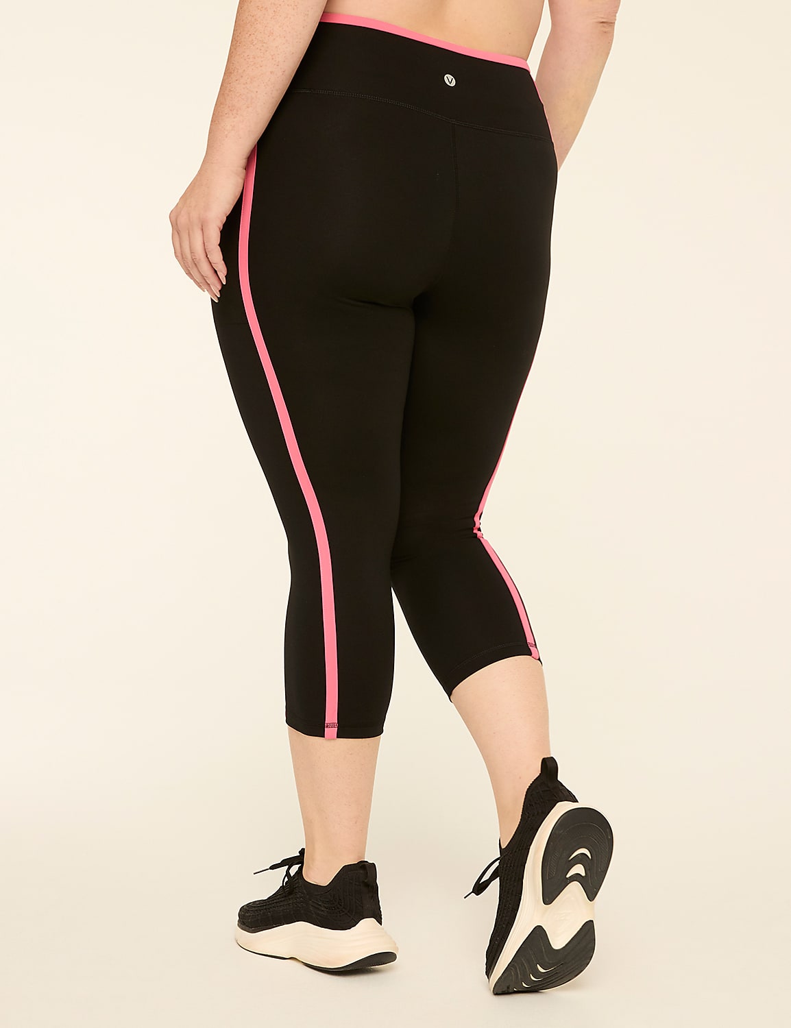 LIVI Soft Piped 21" Capri Legging Product Image 2
