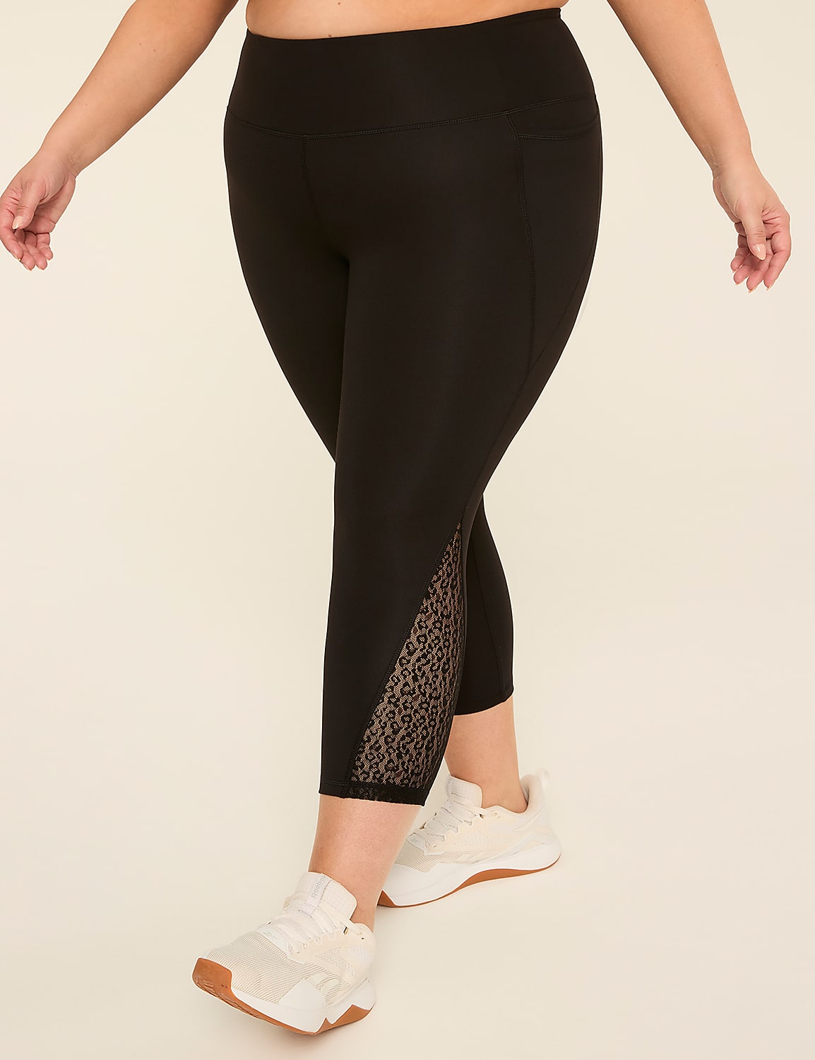 LIVI Soft 21" Capri Legging Product Image 1