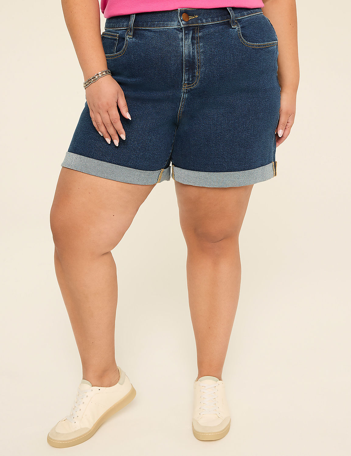 Relaxed 5.5" Short Product Image 1