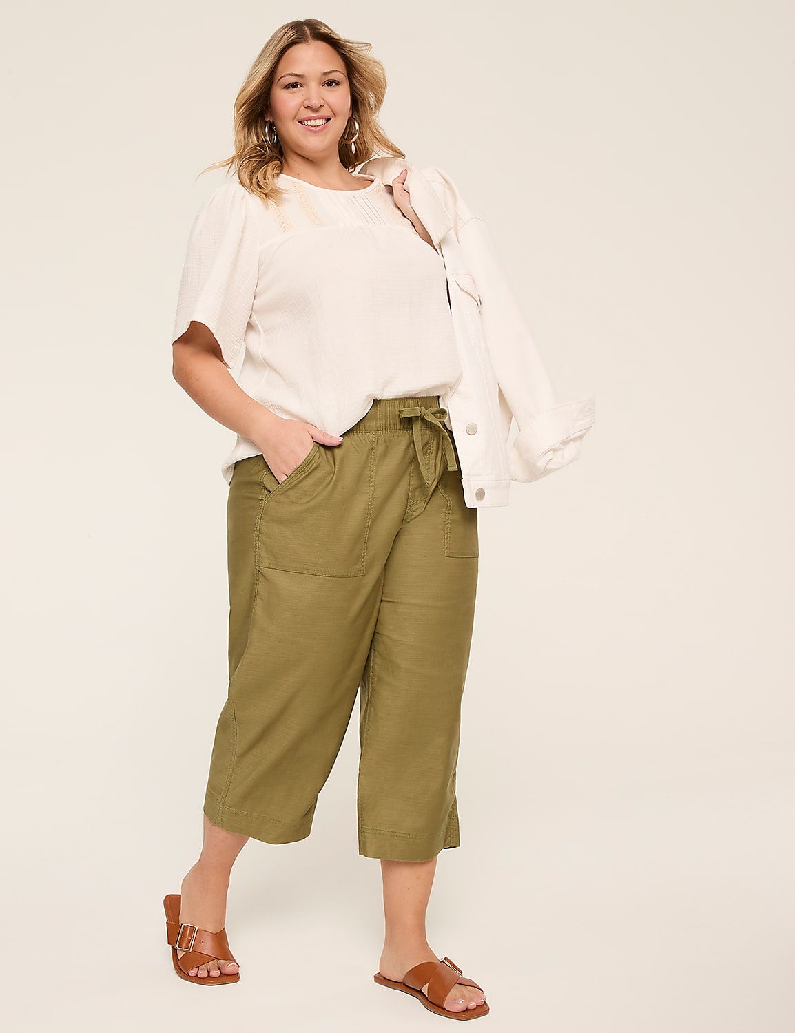 Slub Pull-On Capri Pant Product Image 3