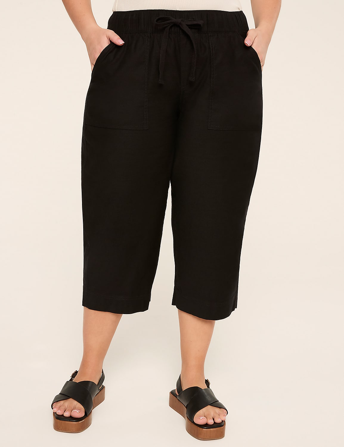 Slub Pull-On Capri Pant Product Image 1