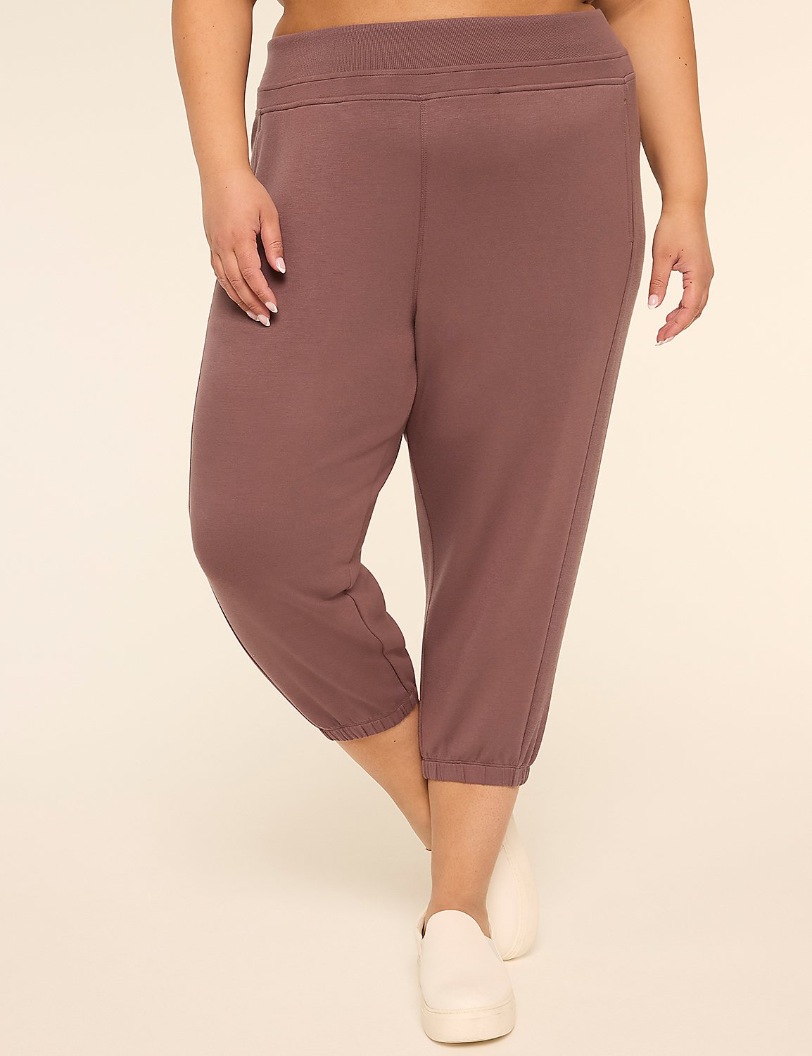LIVI Journey Capri Jogger Product Image 1