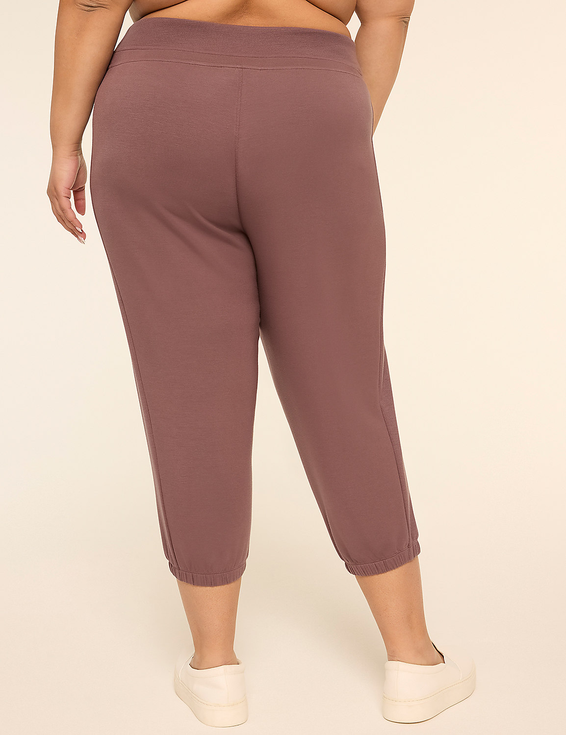 LIVI Journey Capri Jogger Product Image 2