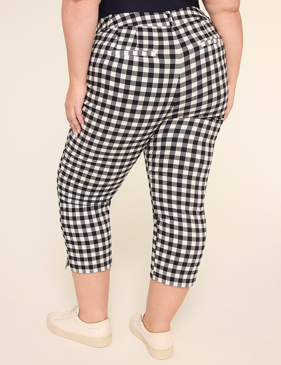 4-Season Gingham Slim Capri Pant Product Image 2