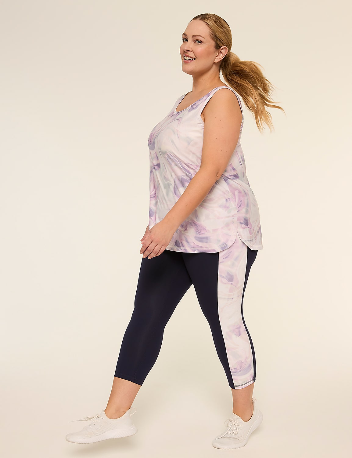 LIVI Soft Colorblock 21" Capri Legging Product Image 3