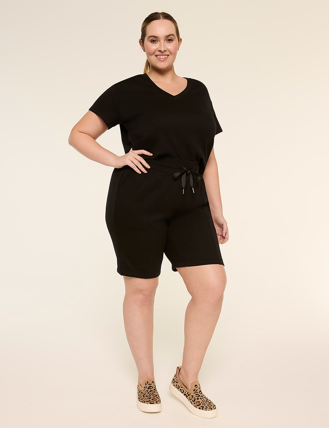 LIVI Journey Bermuda Short Product Image 3