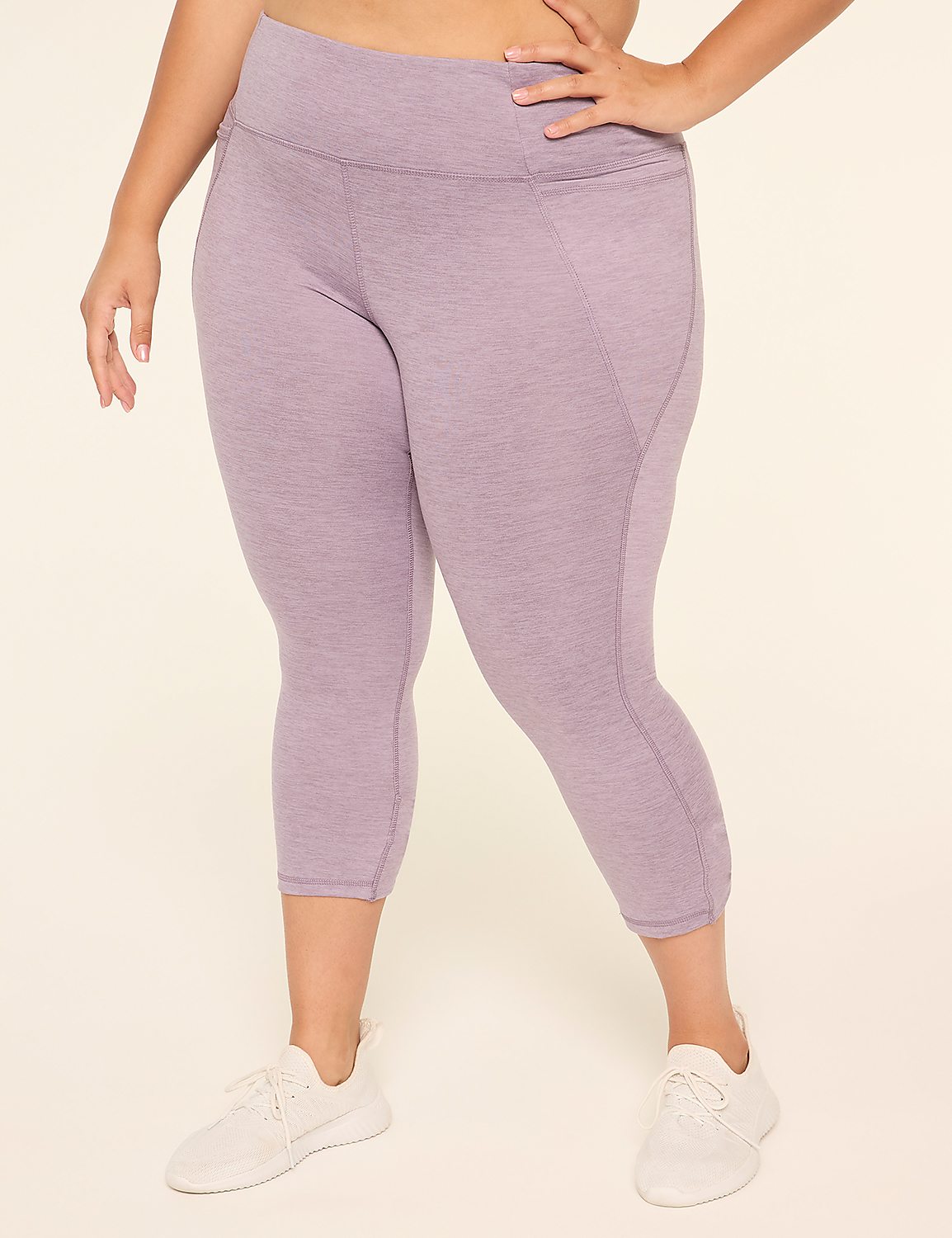 LIVI Soft Twist-Hem 21" Capri Legging Product Image 1