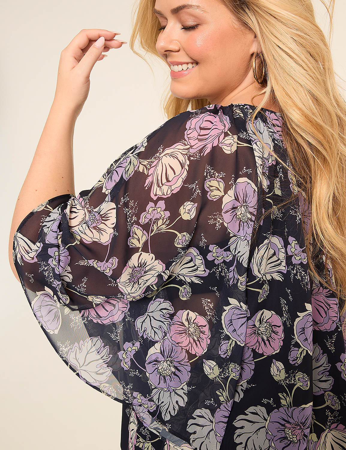 Relaxed Circle Popover Blouse Product Image 4