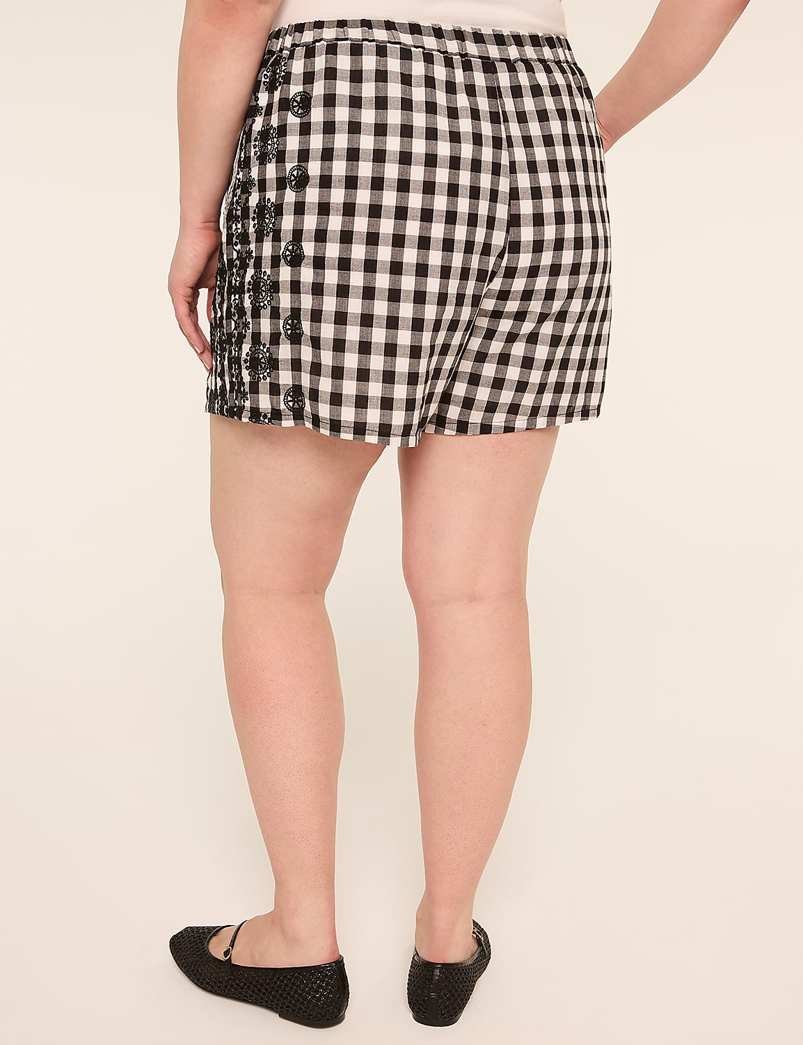 Gingham Relaxed Pull-On 4.5&rdquo; Short Product Image 6