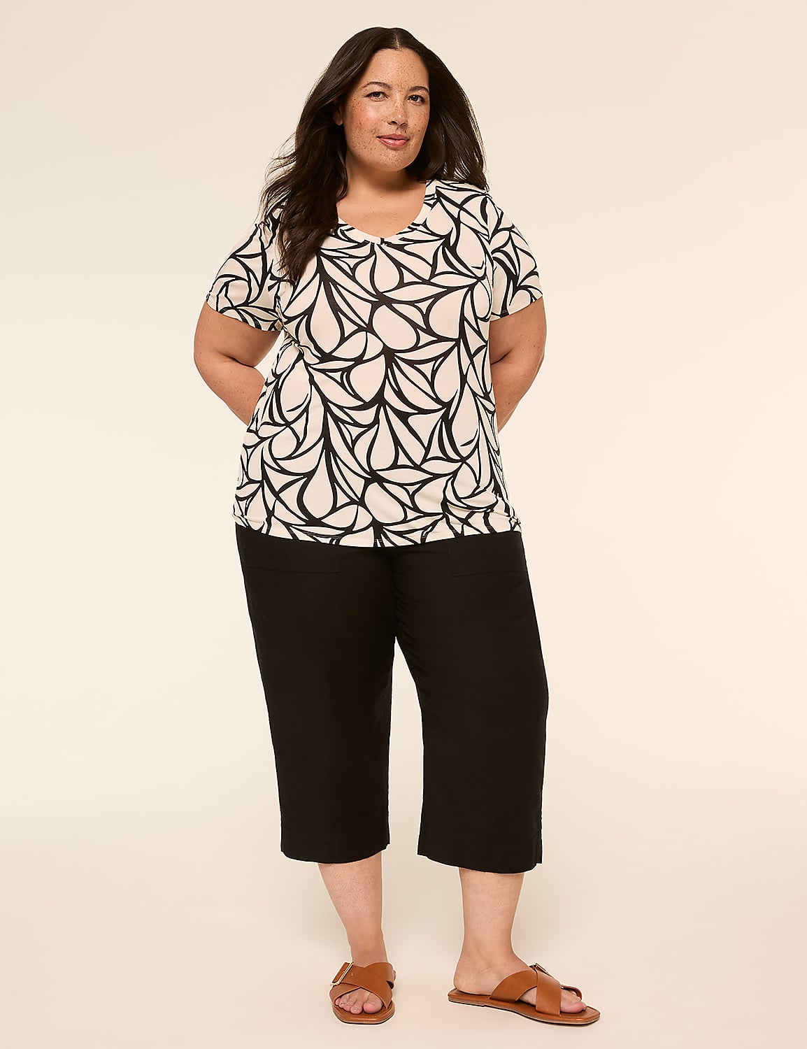 Short-Sleeve Scoop-Neck Tee Product Image 5