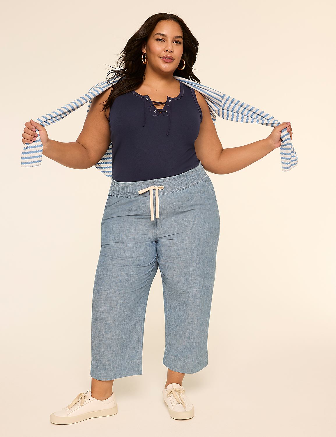 Chambray Pull-On Straight Leg Capri Pant Product Image 3