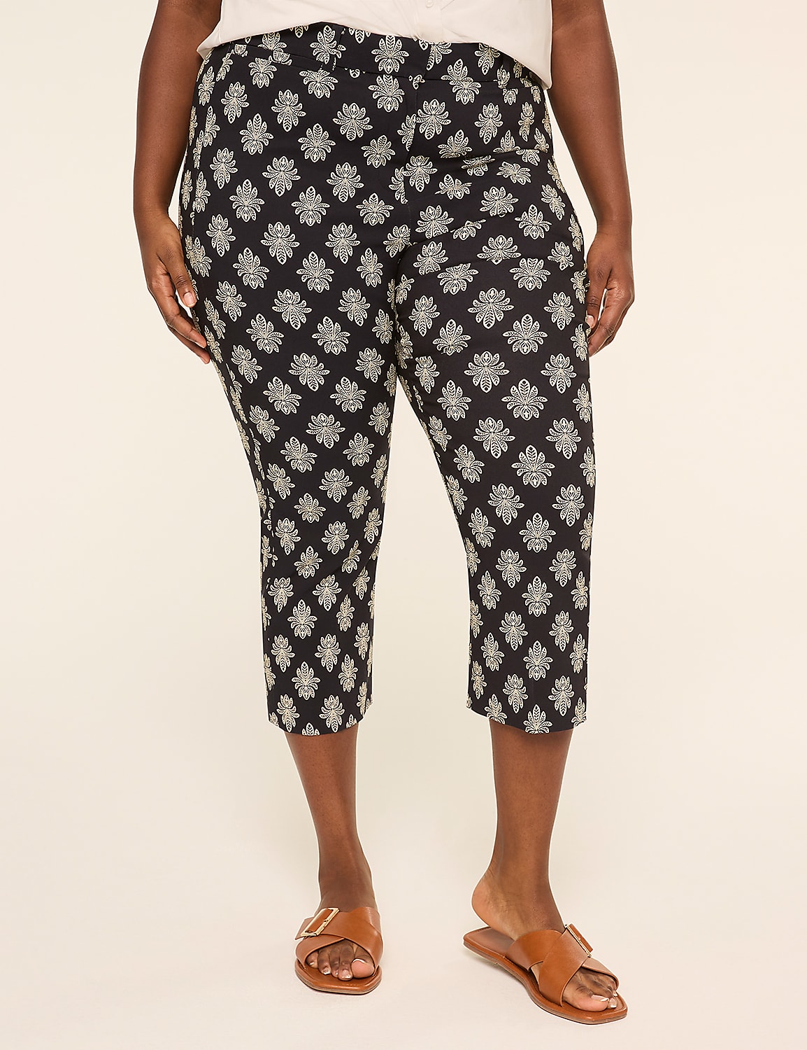 4-Season Slim Capri Pant Product Image 1